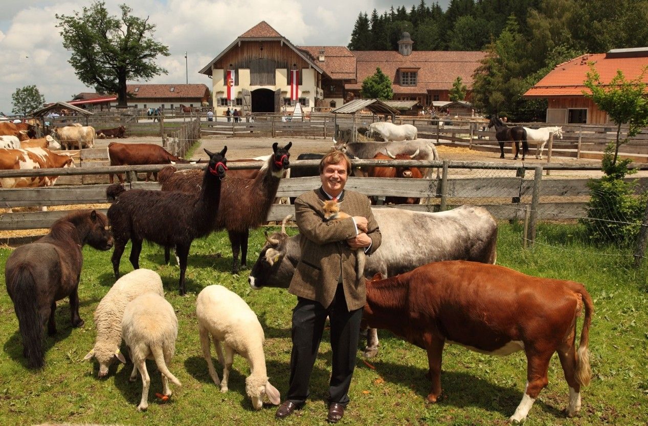 2001 wurde der Grundstein zur Tierschutzgemeinschaft von Michael Aufhauser gelegt.