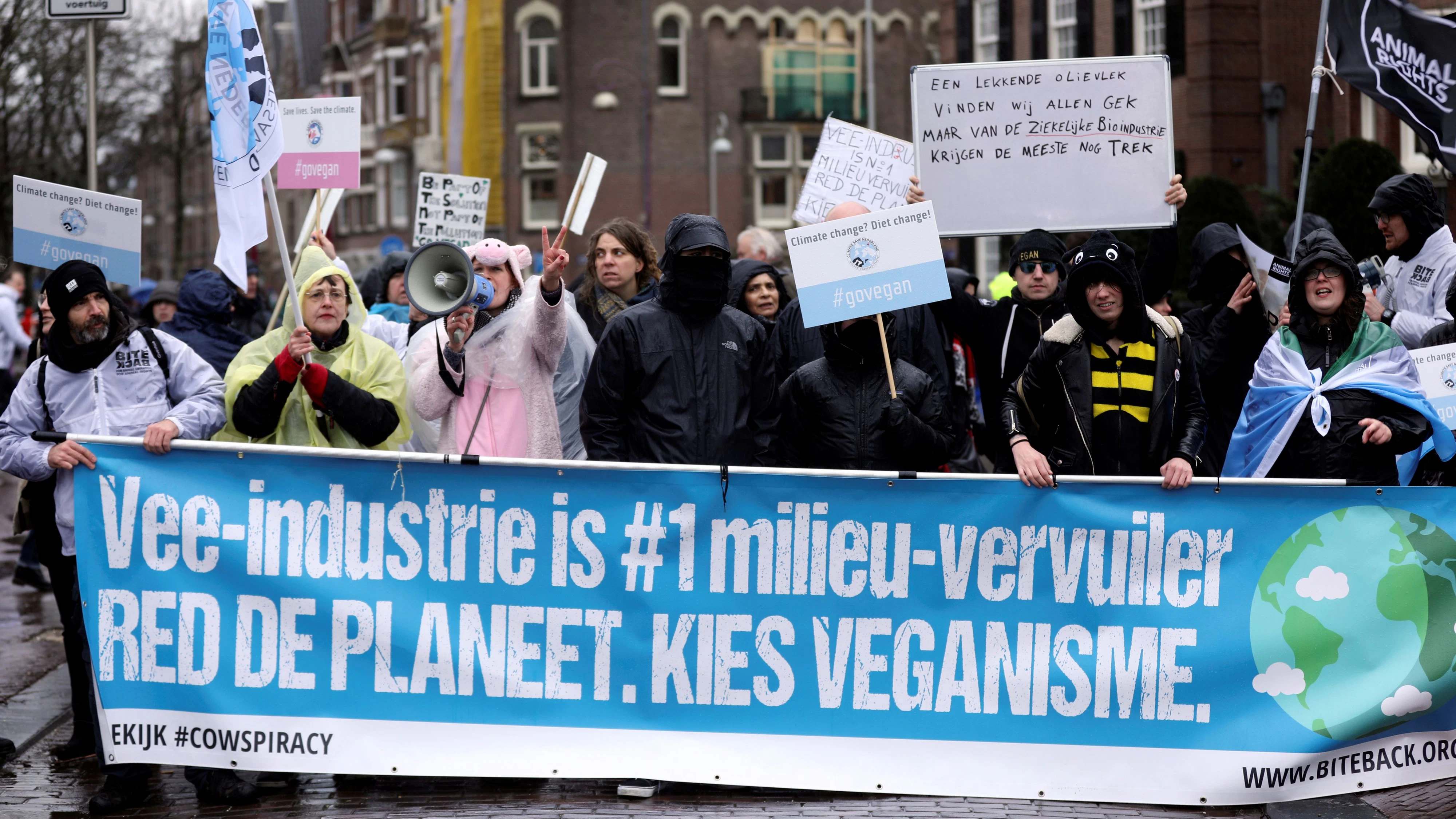 Demo in Amsterdam 2019: "Die Fleischindustrie ist der Hauptverschmutzer. Rette den Planeten. Wähle Veganismus"