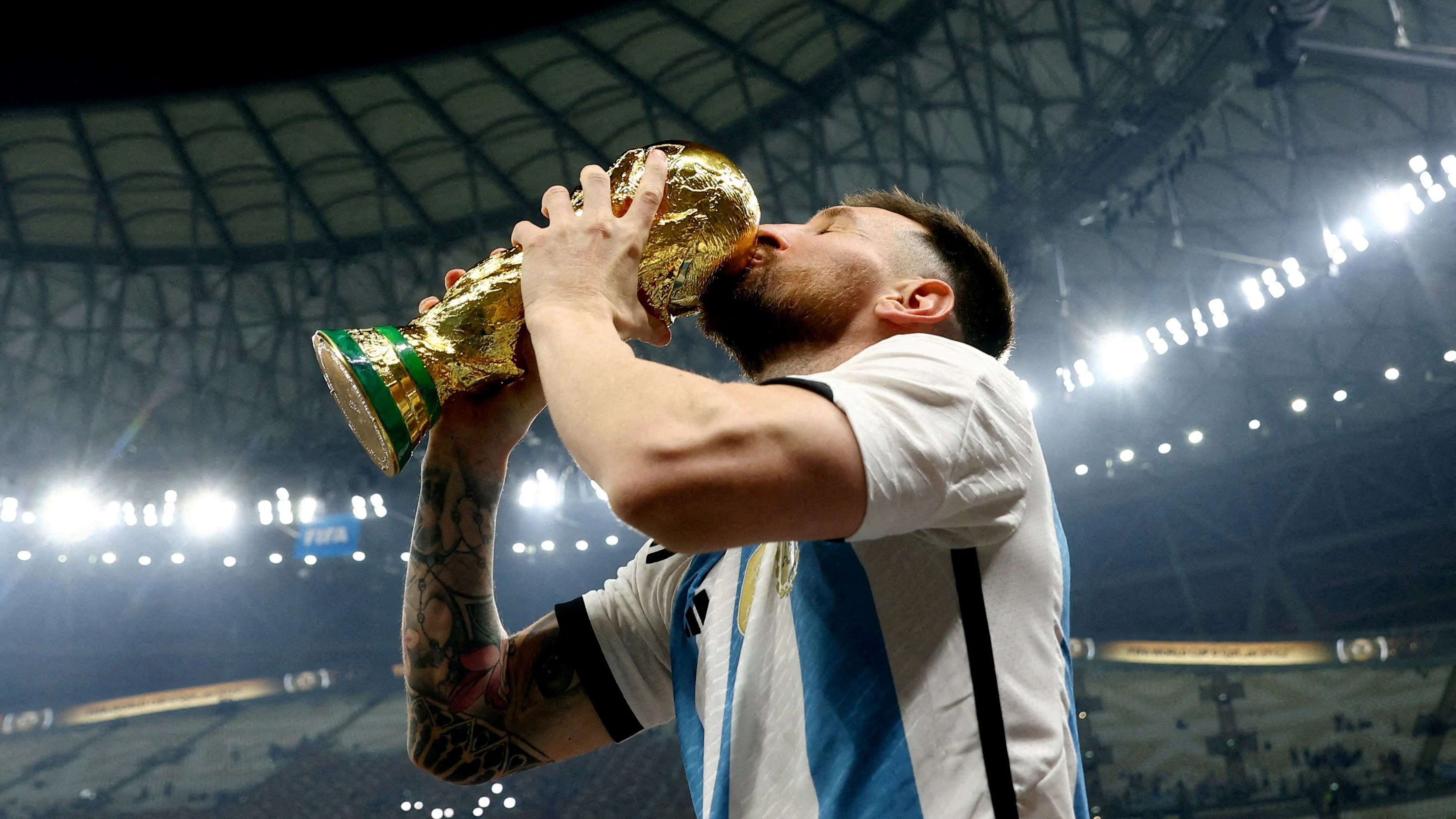 Fußball-WM 2026: Jeder Achte plant, Spiele heimlich am Arbeitsplatz zu streamen.