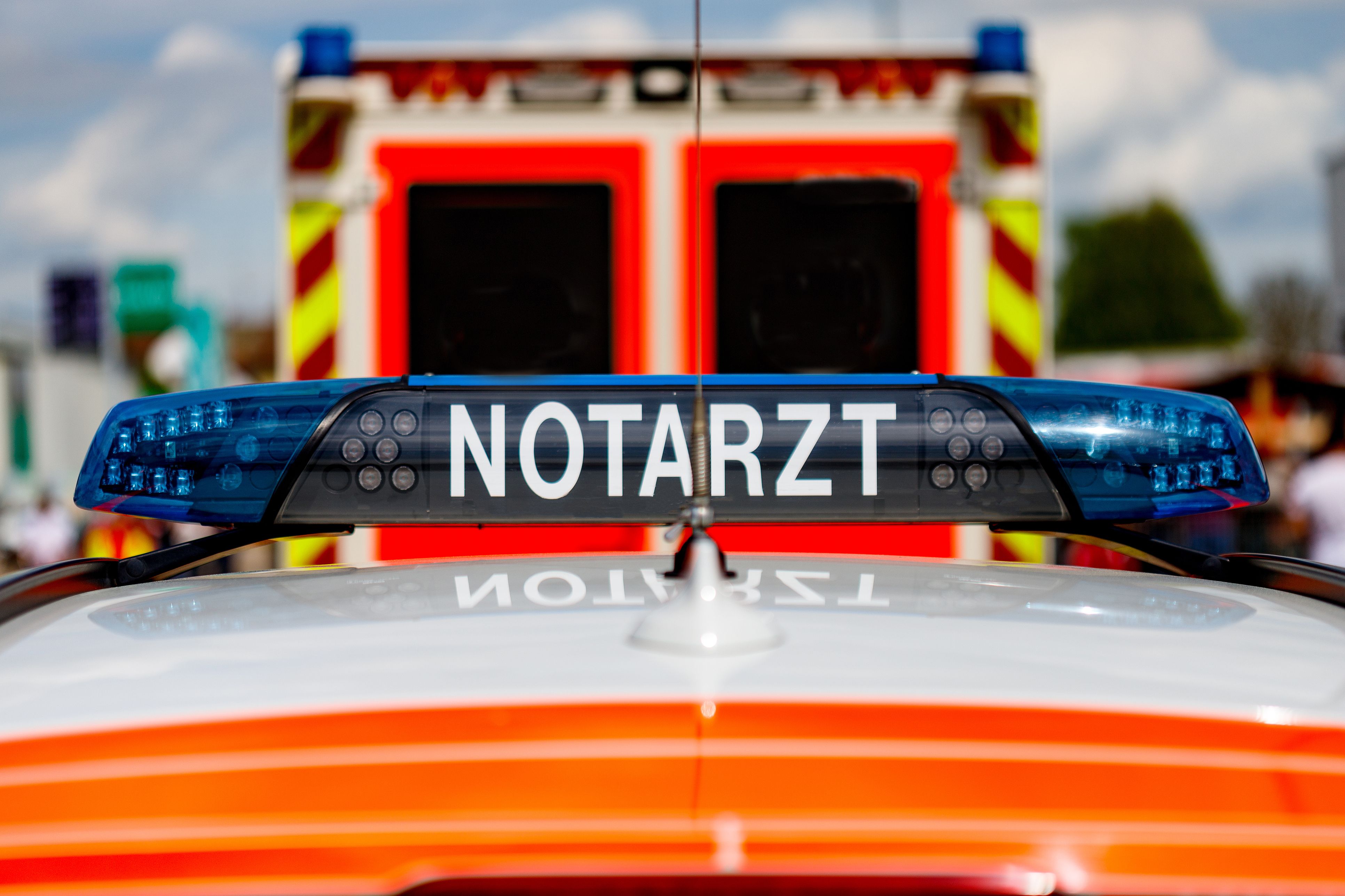 Die Frau erlag noch an der Unfallstelle ihren schweren Verletzungen. (Symbolbild)