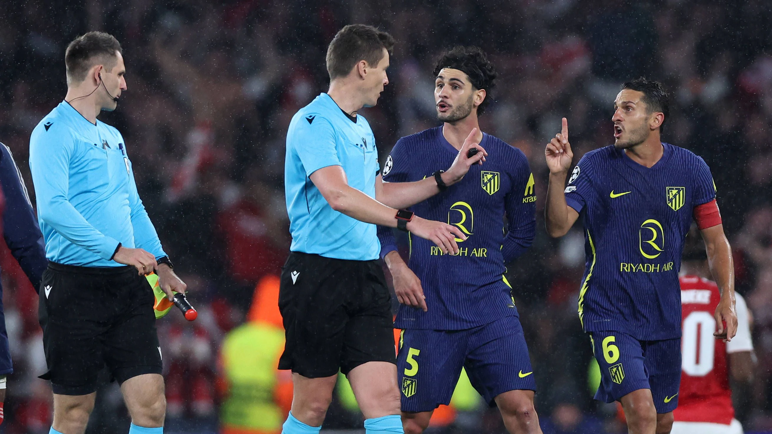 London, England, 5th May 2026. Johnny Cardoso of Atletico Madrid and Koke of Atletico Madrid complain to referee, Daniel Siebert after the Arsenal vs Atletico Madrid UEFA Champions League match at the Emirates Stadium, London. Picture credit should read: David Klein / Sportimage EDITORIAL USE ONLY. No use with unauthorised audio, video, data, fixture lists, club/league logos or live services. Online in-match use limited to 120 images, no video emulation. No use in betting, games or single club/league/player publications. SPI_168_DK_Arsenal_Athletico_Madrid SPI-4781-0168