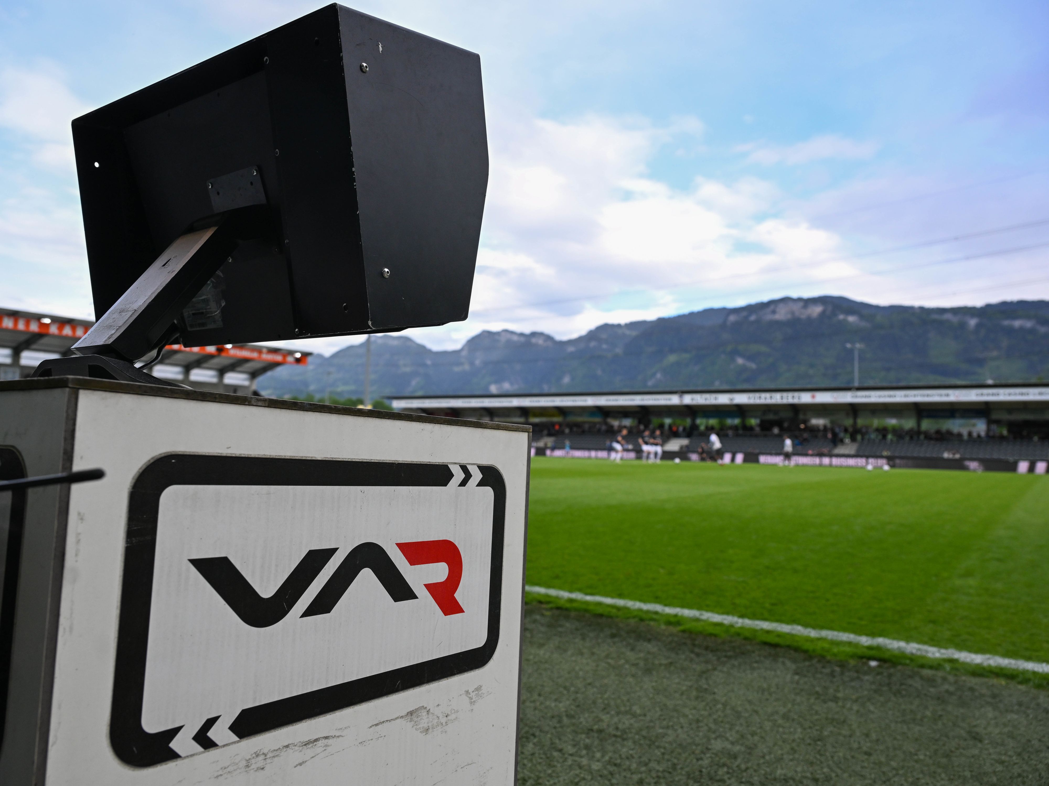 Heute.at - Schon wieder! VAR gibt Fehler bei Bundesliga-Match zu