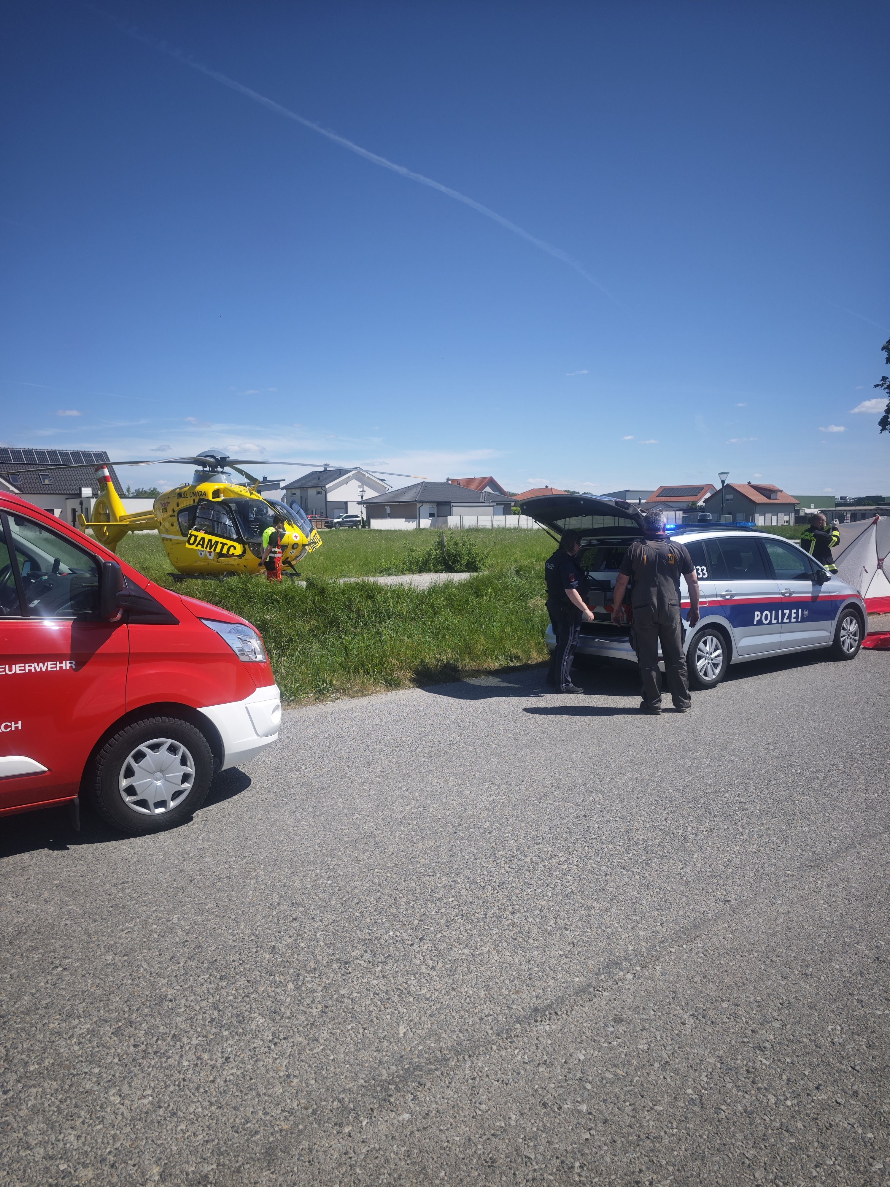 Verkehrsunfall in Purbach: Einsatzkräfte am Unfallort