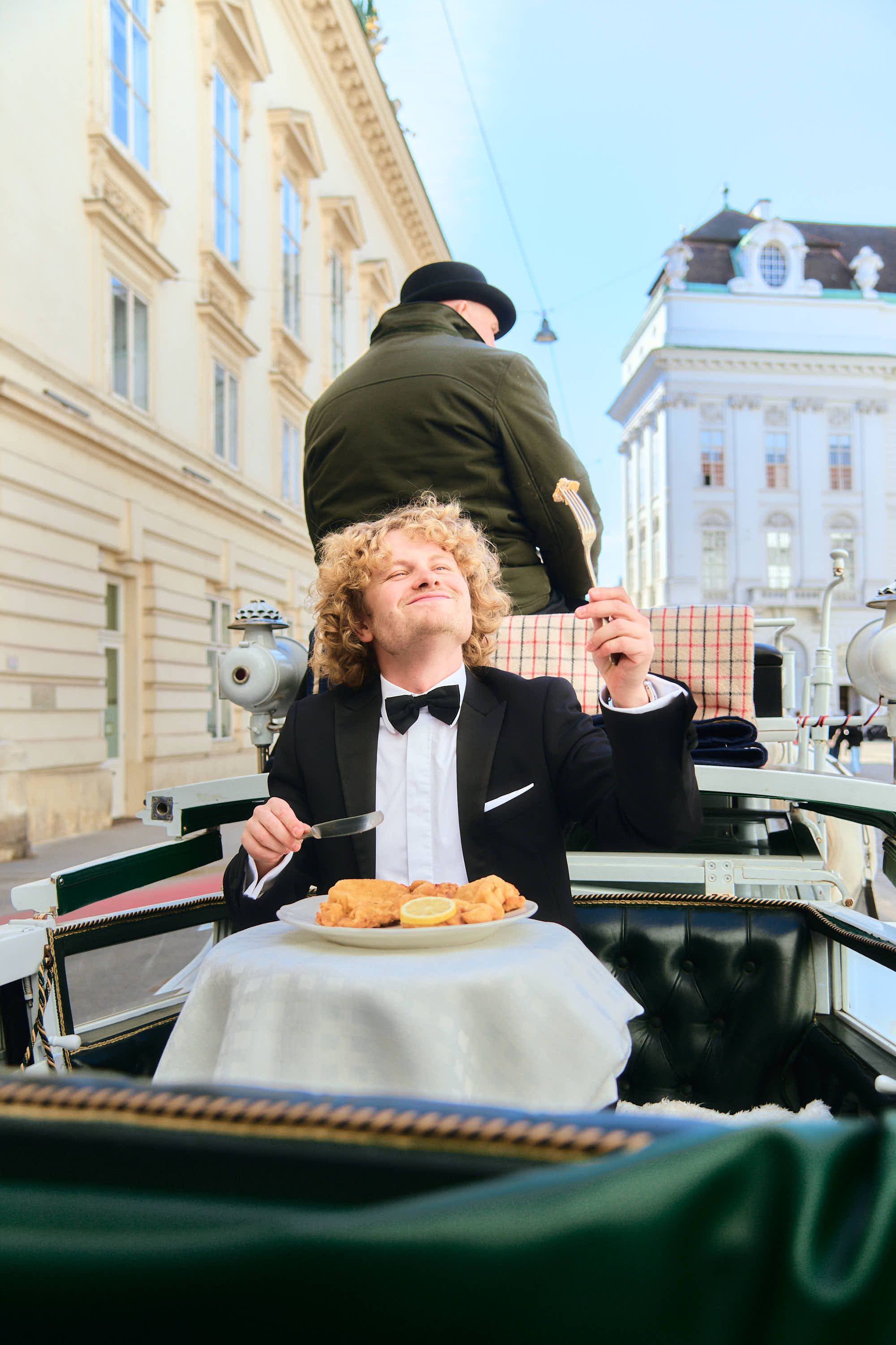 Dr. Bohl in seinem Musikvideo zu 