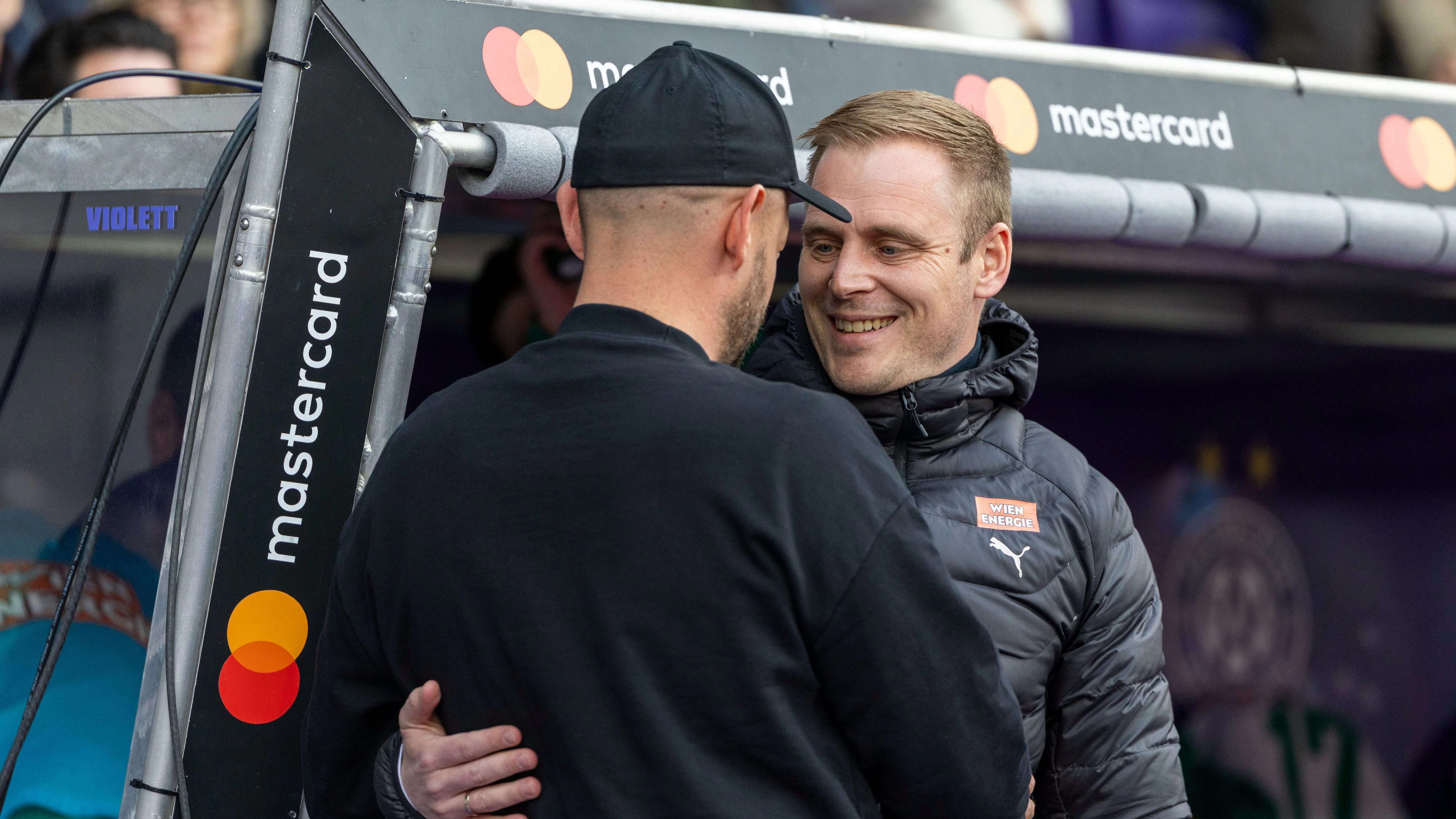 VIENNA,AUSTRIA,12.APR.26 - SOCCER - ADMIRAL Bundesliga,  championship group, FK Austria Wien vs SK Rapid Wien. Image shows head coach Stephan Helm (A.Wien) and head coach Johannes Hoff Thorup (Rapid). Photo: GEPA pictures/ Philipp Brem