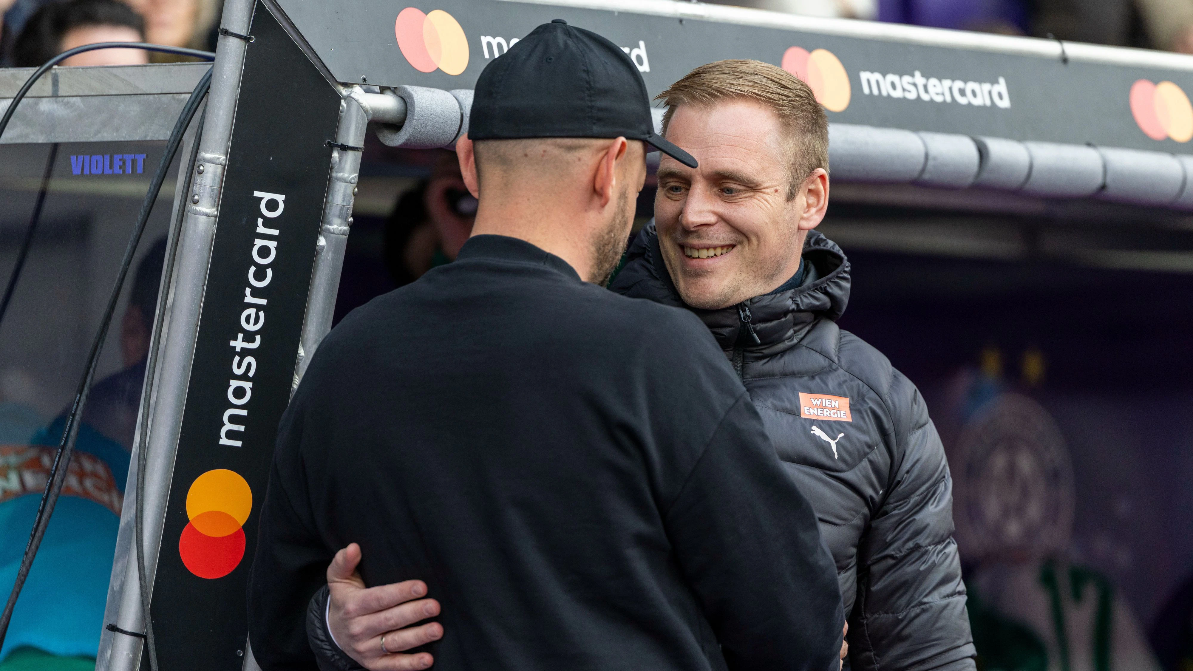 VIENNA,AUSTRIA,12.APR.26 - SOCCER - ADMIRAL Bundesliga,  championship group, FK Austria Wien vs SK Rapid Wien. Image shows head coach Stephan Helm (A.Wien) and head coach Johannes Hoff Thorup (Rapid). Photo: GEPA pictures/ Philipp Brem