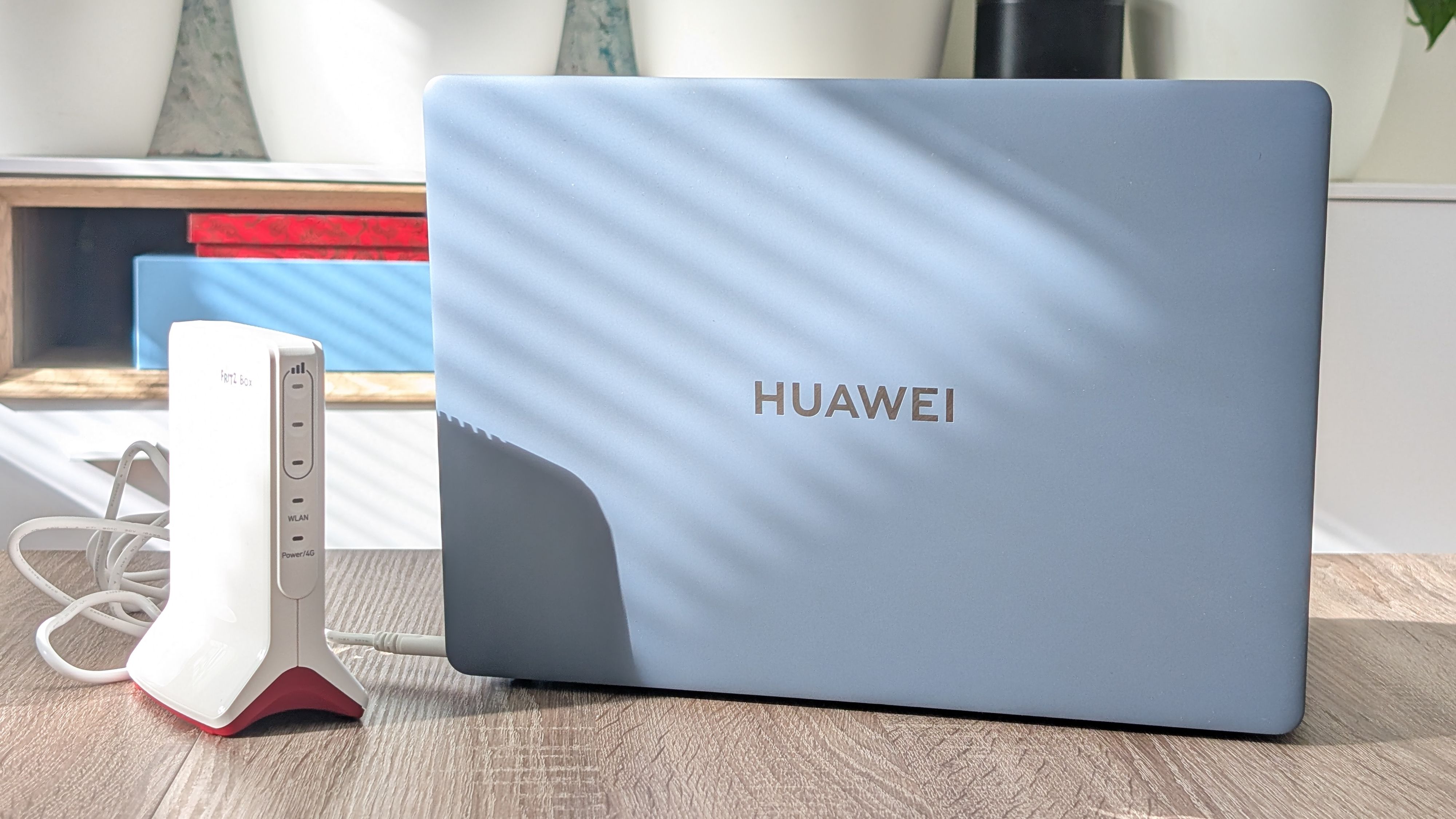 Besonders praktisch ist die Möglichkeit, die Fritz!Box auch mit einem Laptop zu betreiben, wenn eine Steckdose fehlt.