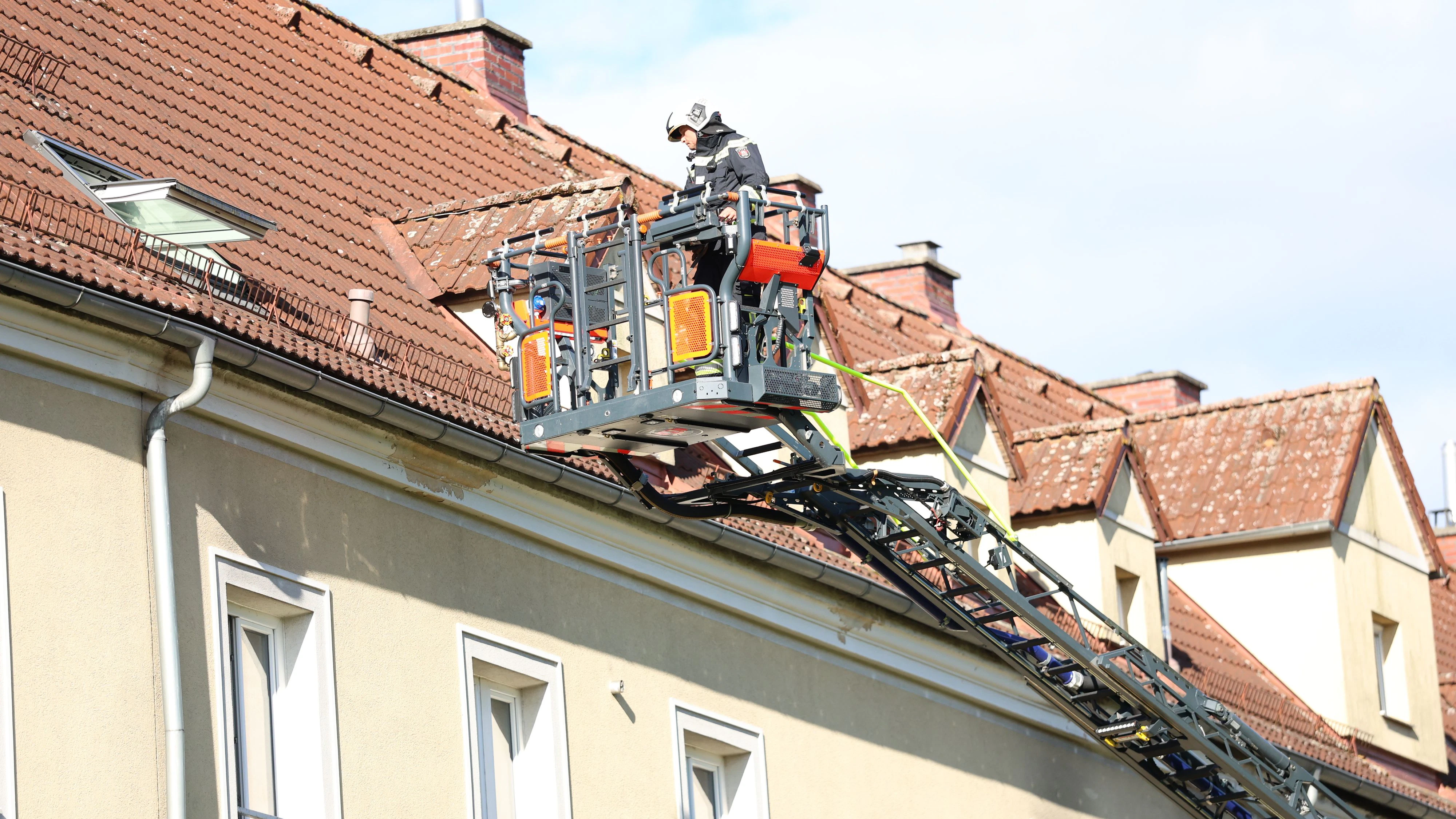 Heute.at - Mutter rettet ihre Kinder aus brennender Wohnung
