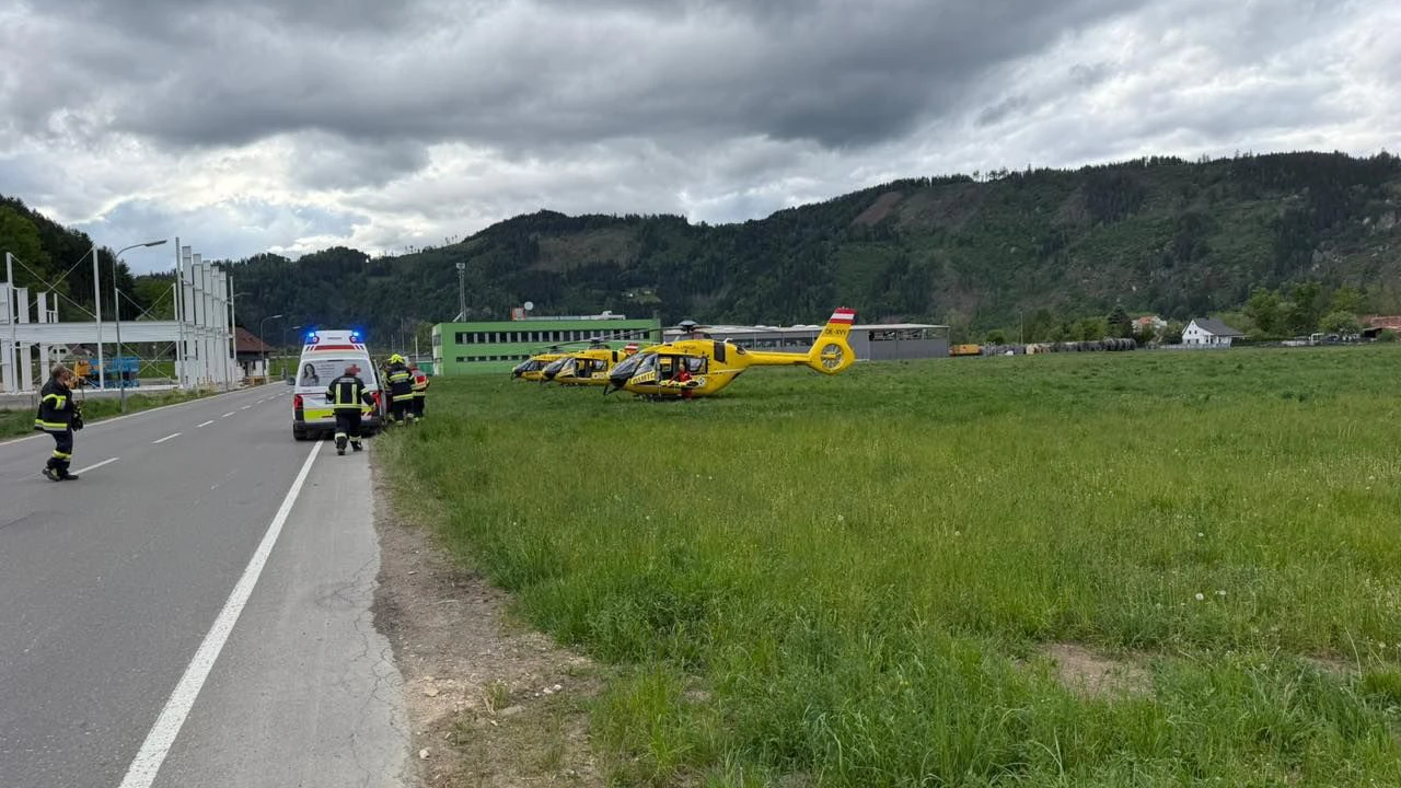 Am 06.05.2026  wurde die Freiwillige Feuerwehr Leoben-Göss und die Freiwillige Feuerwehr Leoben-Stadt zu einer Gasexplosion in Leoben-Göss alarmiert. Aus bisher ungeklärter Ursache kam es am Gelände eines Unternehmens zu einer Explosion. Zu diesem Zeitpunkt dürften sich dort mehrere Bauarbeiter aufgehalten haben – fünf Männer und ein Ersthelfer wurden teils lebensbedrohlich verletzt.