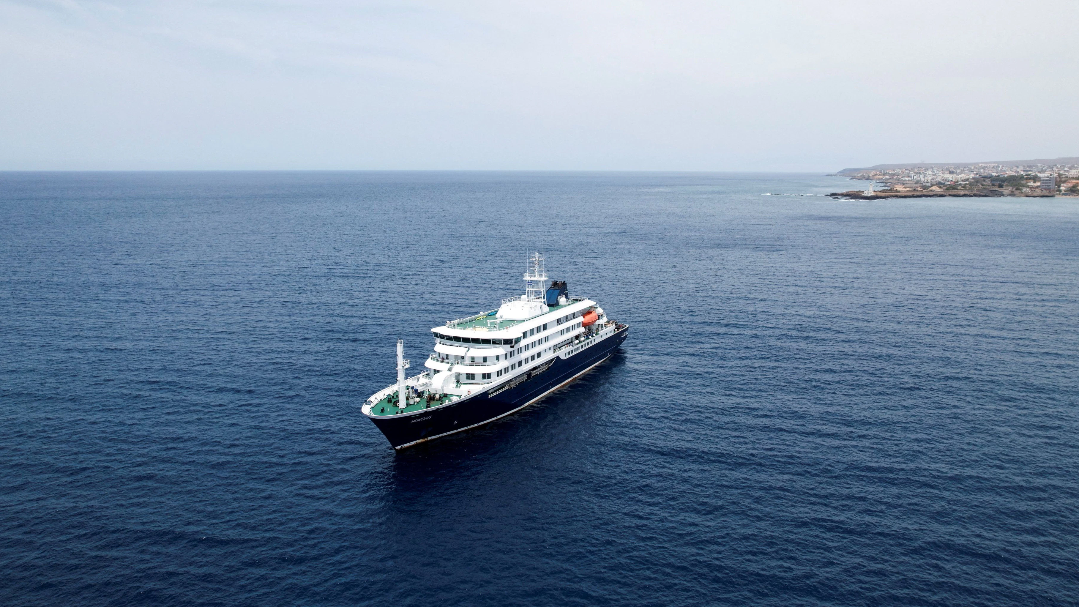 Die MV Hondius hat Kurs auf Europa genommen. 