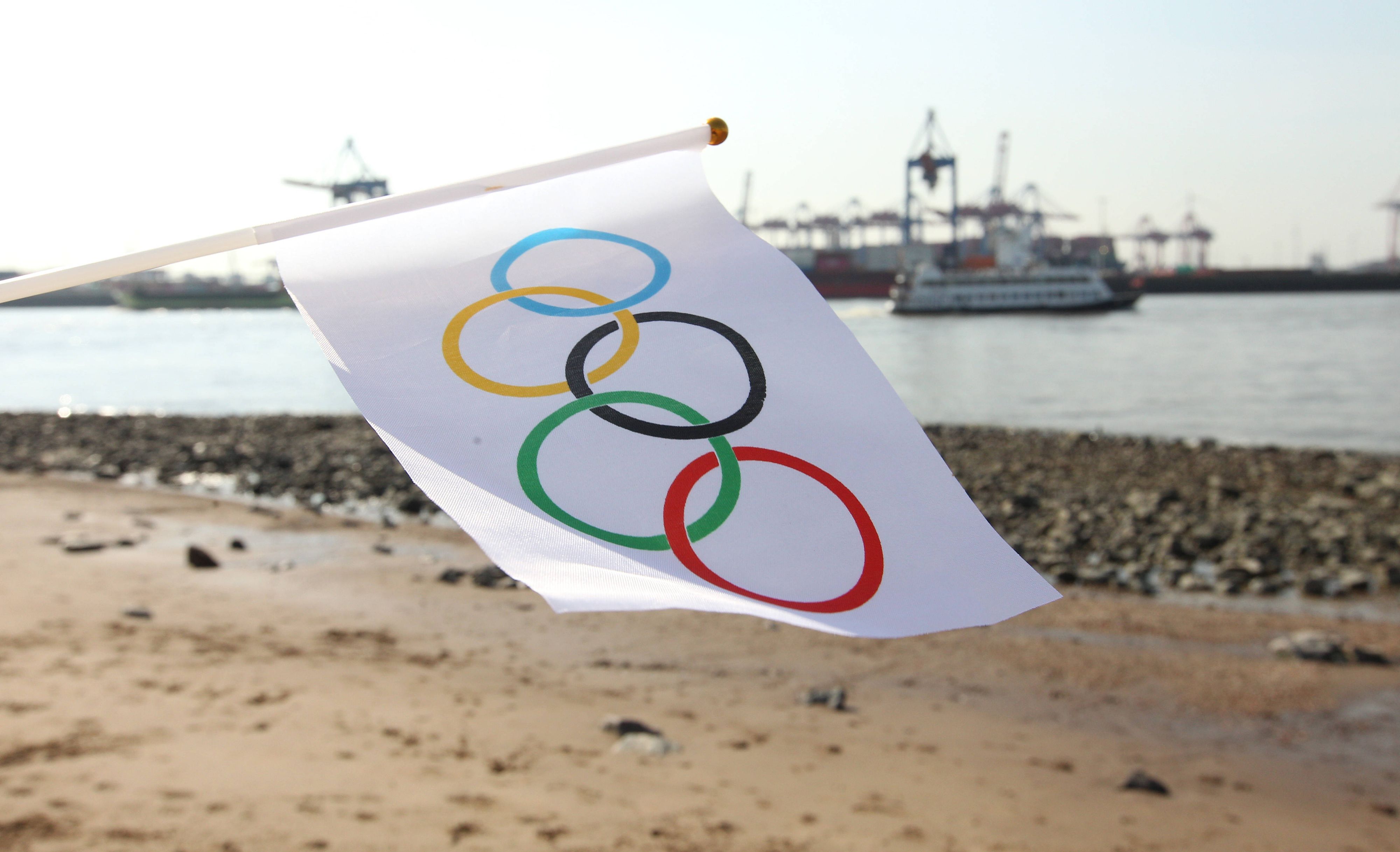 Die Olympia-Flagge 