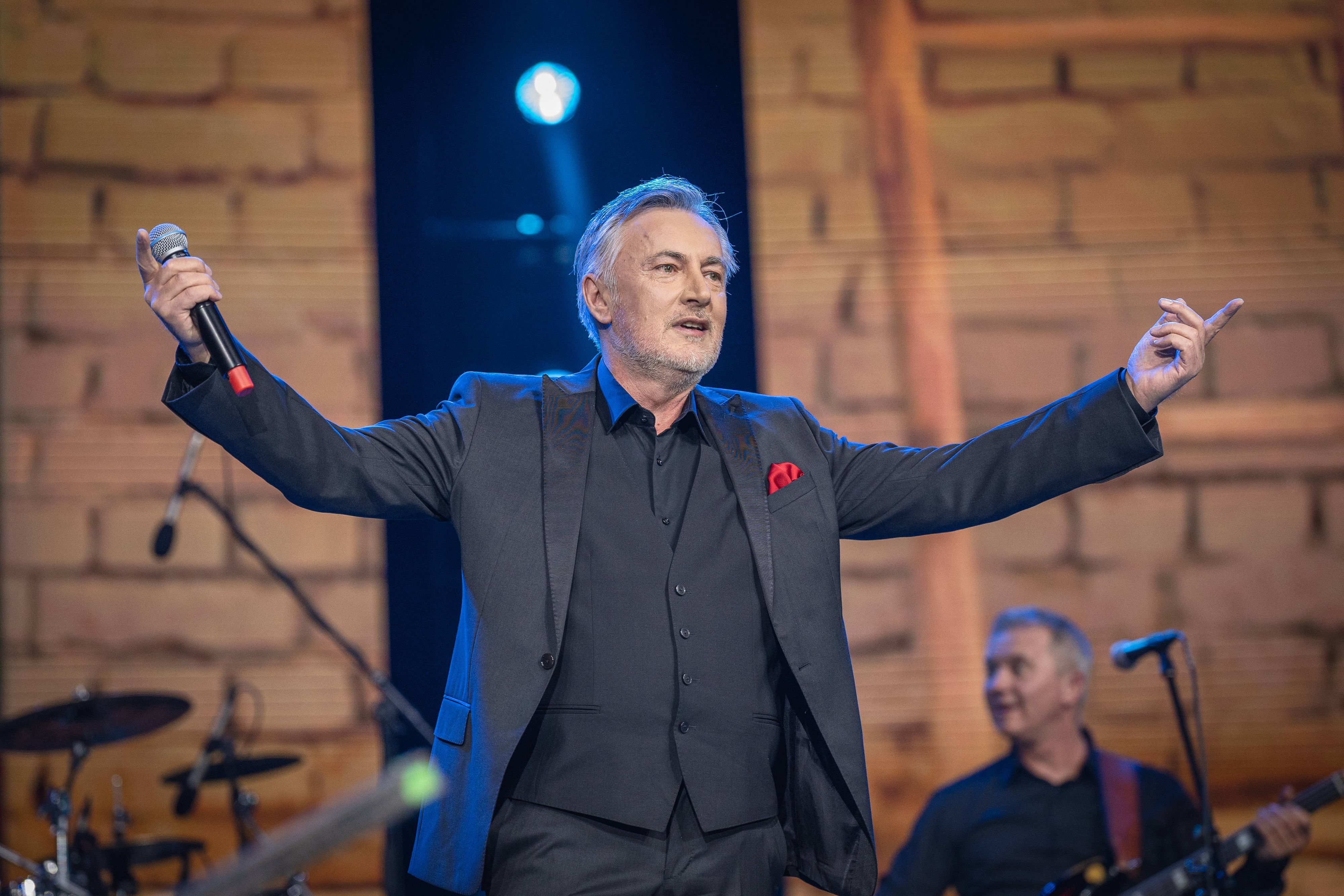 Miroslav Škoro ist in Kroatien ein gefeierter Star.