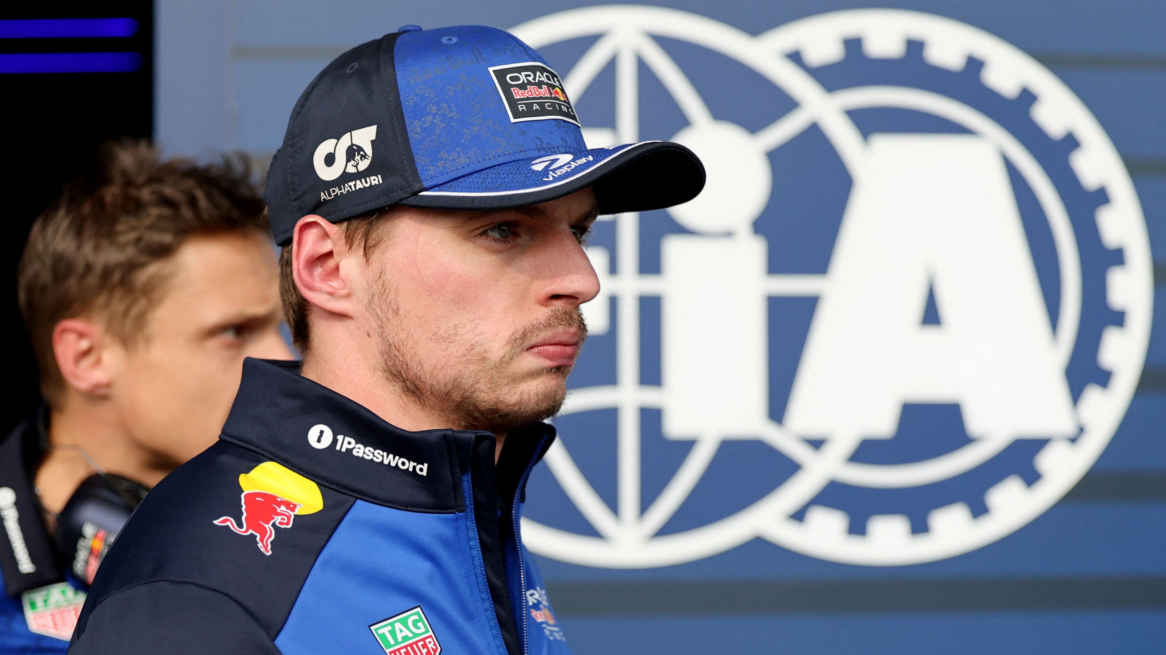 Heute.at - Füße wegflogen - Verstappen schimpft über Red Bull