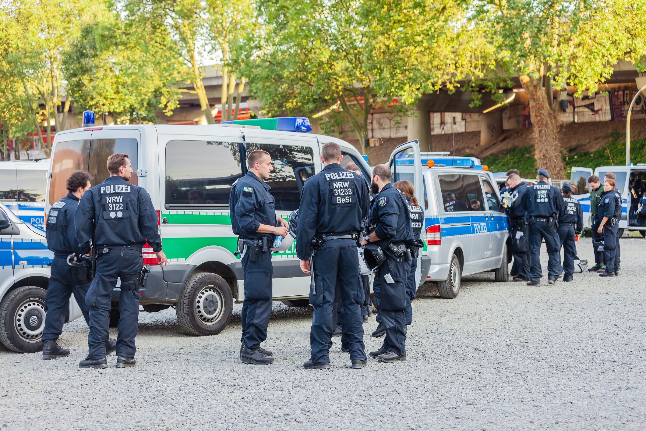 Die Polizei sucht auf Hochtouren nach der Frau. (Symbolbild)