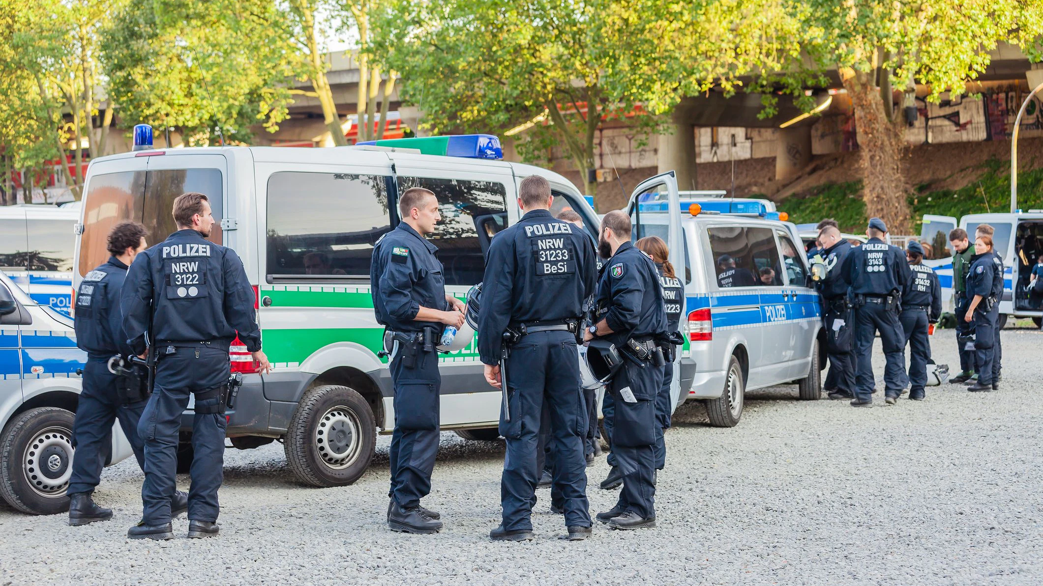 Die Polizei sucht auf Hochtouren nach der Frau. (Symbolbild)