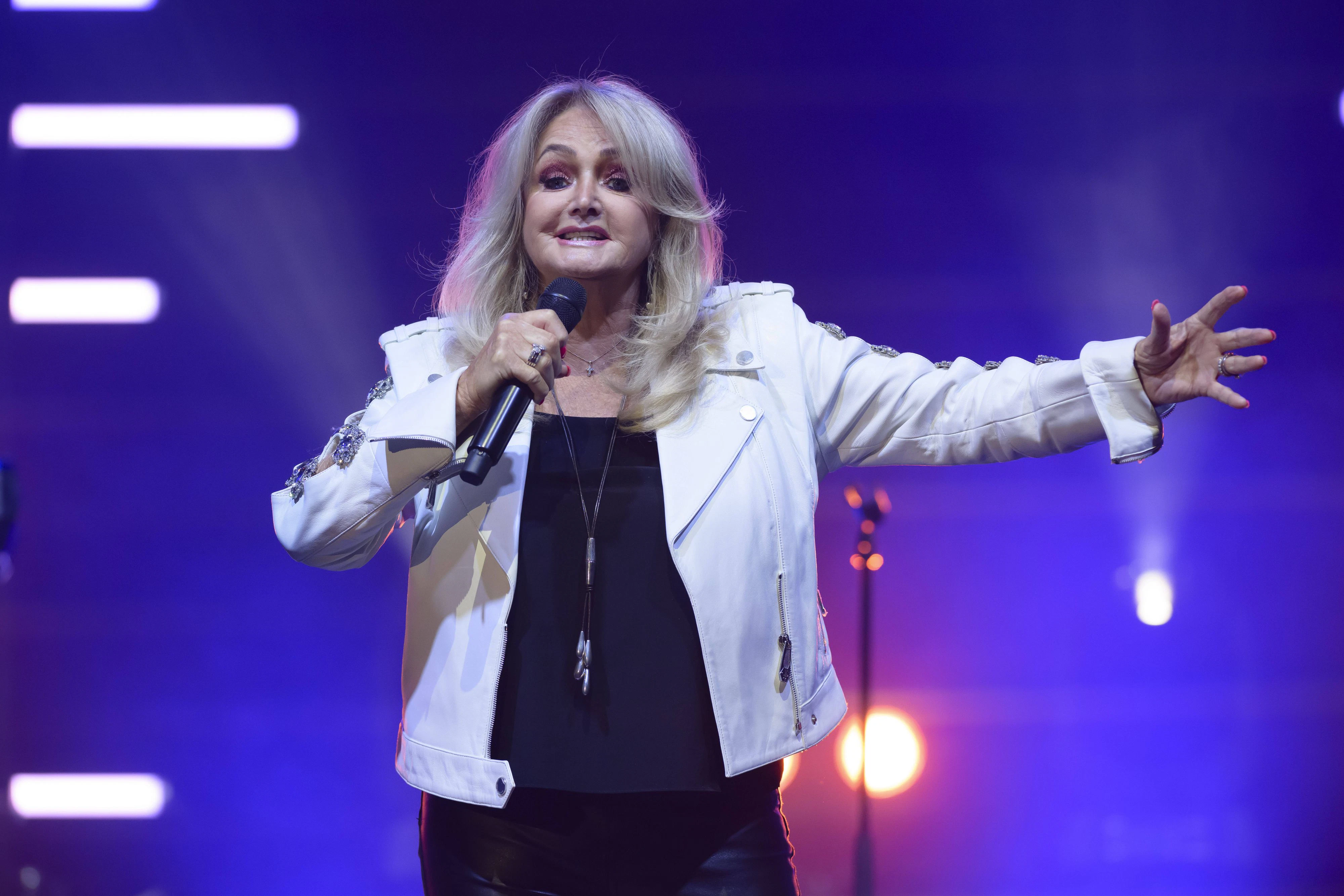 Sorge um Musik-Ikone - Nach Not-OP! Bonnie Tyler liegt im künstlichen Koma