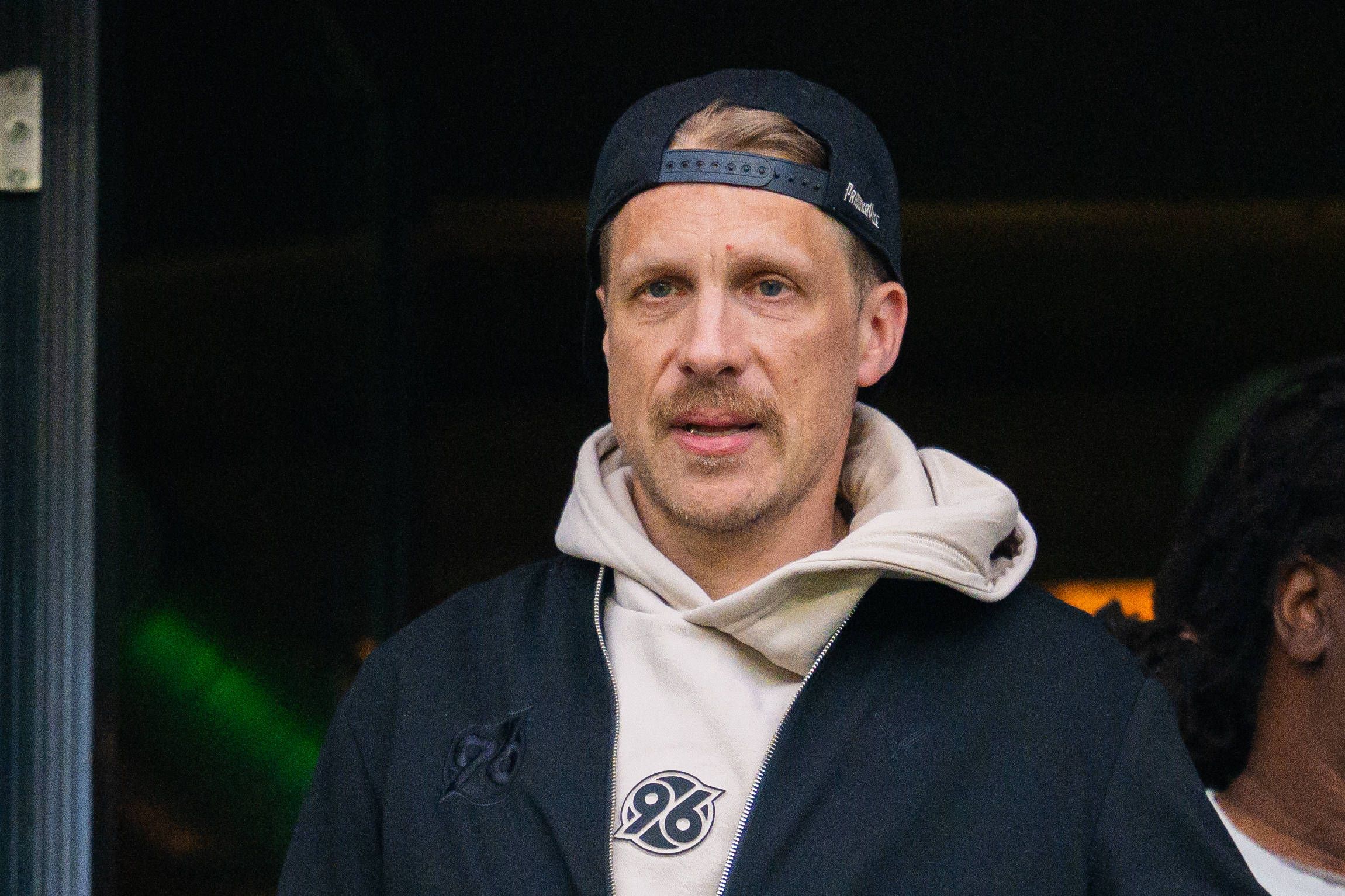 Oliver Pocher schickt seine Zwillinge ins Ausland.