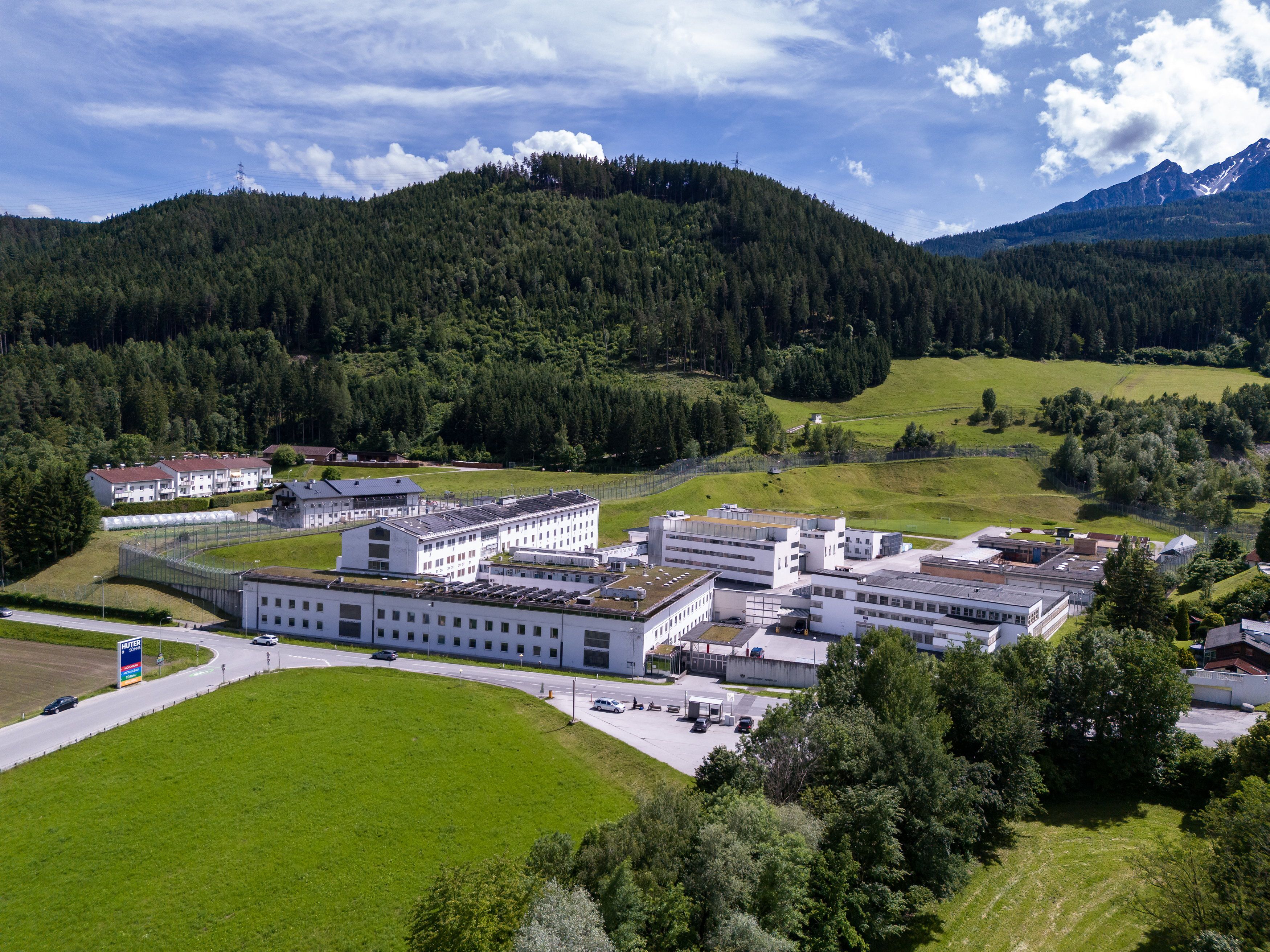 Der Häftling entkam aus der Justizanstalt Innsbruck.