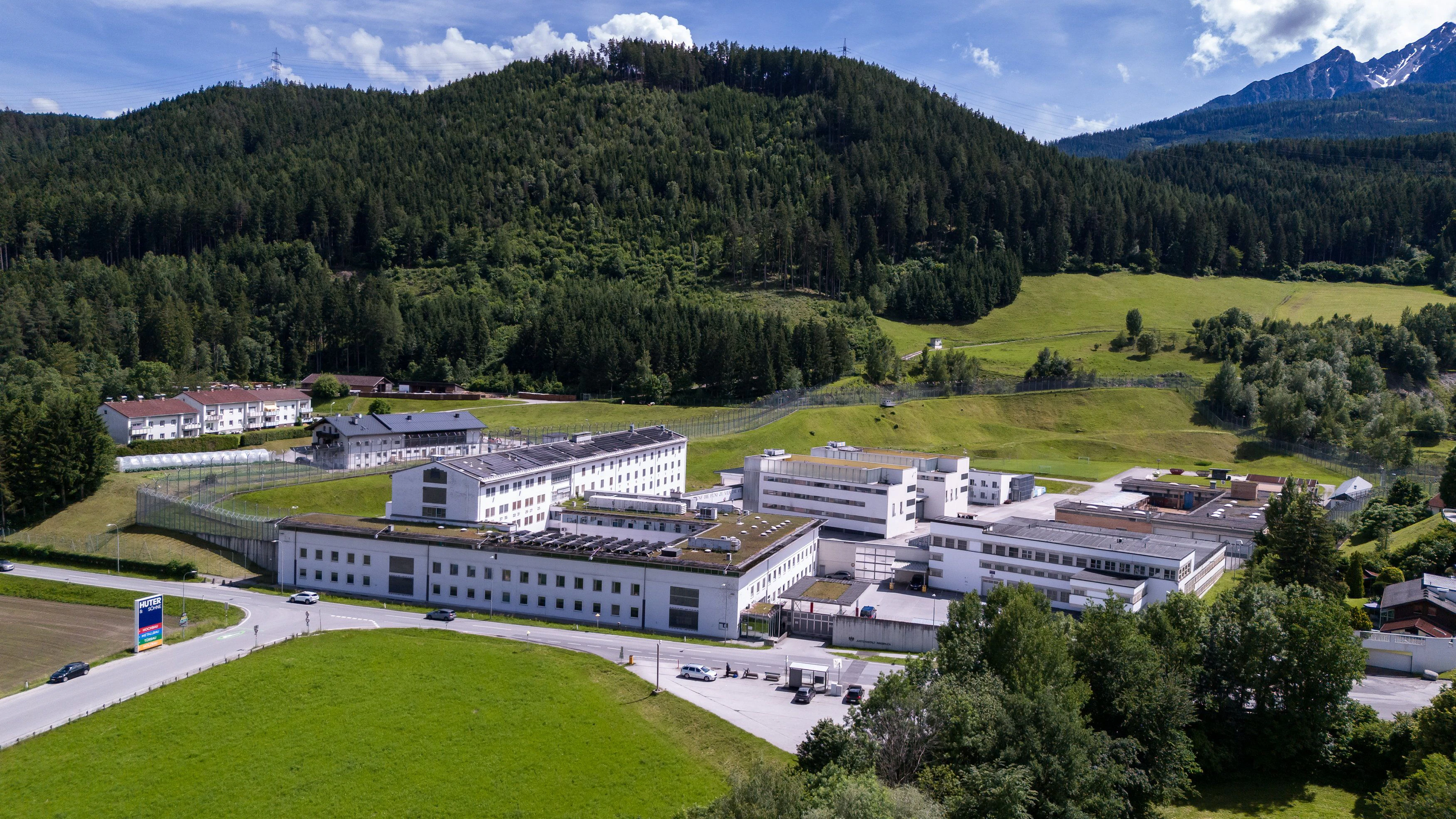 Der Häftling entkam aus der Justizanstalt Innsbruck.