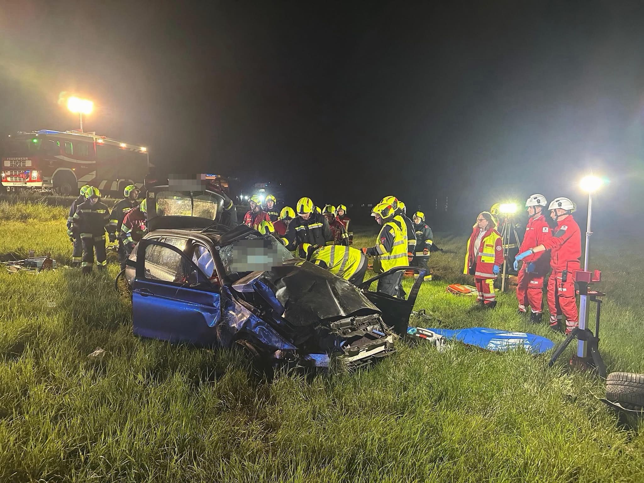 In der Nacht auf Freitag kam ein Auto auf der B1 zwischen Erlauf und Kolm von der Straße ab.