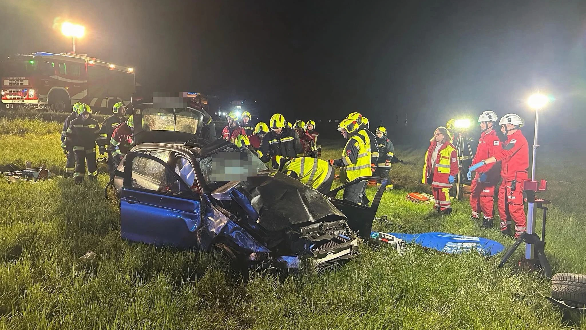 In der Nacht auf Freitag kam ein Auto auf der B1 zwischen Erlauf und Kolm von der Straße ab.