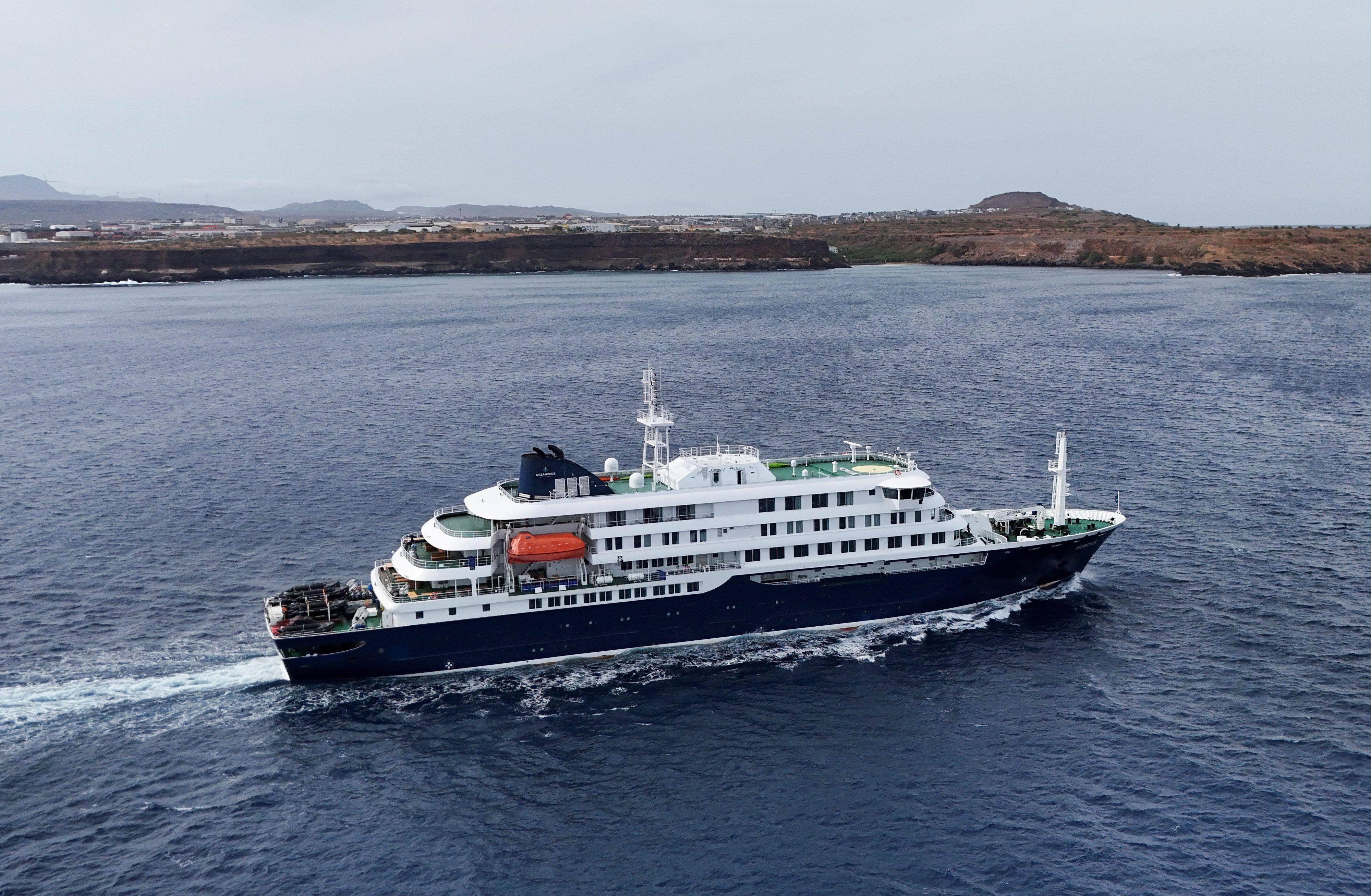 Das unter niederländischer Flagge fahrende Kreuzfahrtschiff MV Hondius mit knapp 150 Menschen an Bord ist nun auf dem Weg nach Teneriffa.