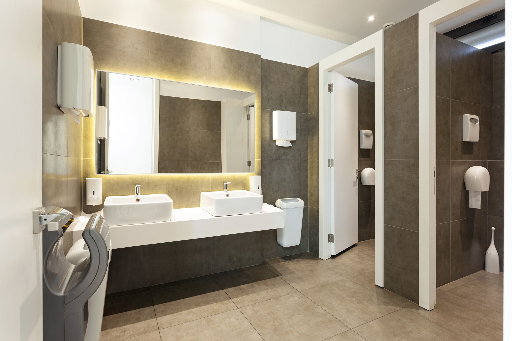 Restaurantbesitzer müssen es dir nicht erlauben, nur die Toilette zu benutzen. 
