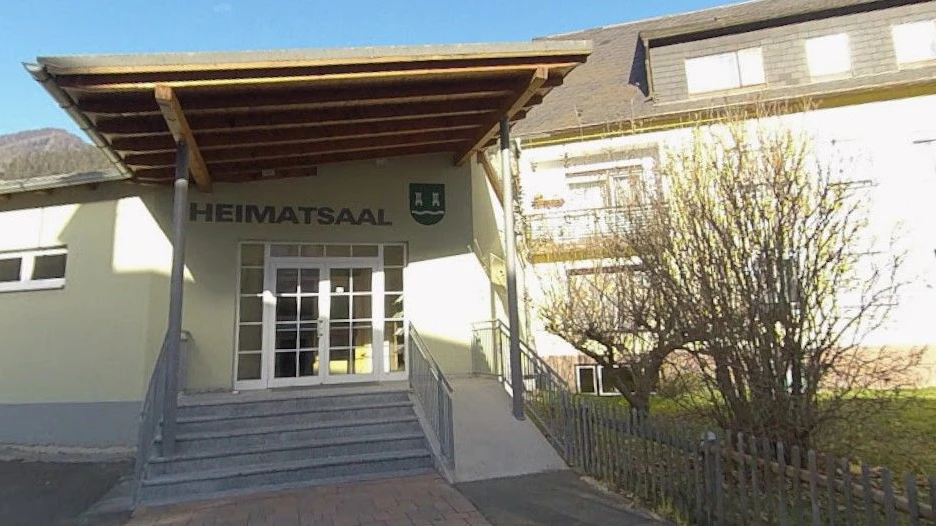 Hier im "Heimatsaal" in Kammern fand das Konzert mit der Skandal-Moderation statt.