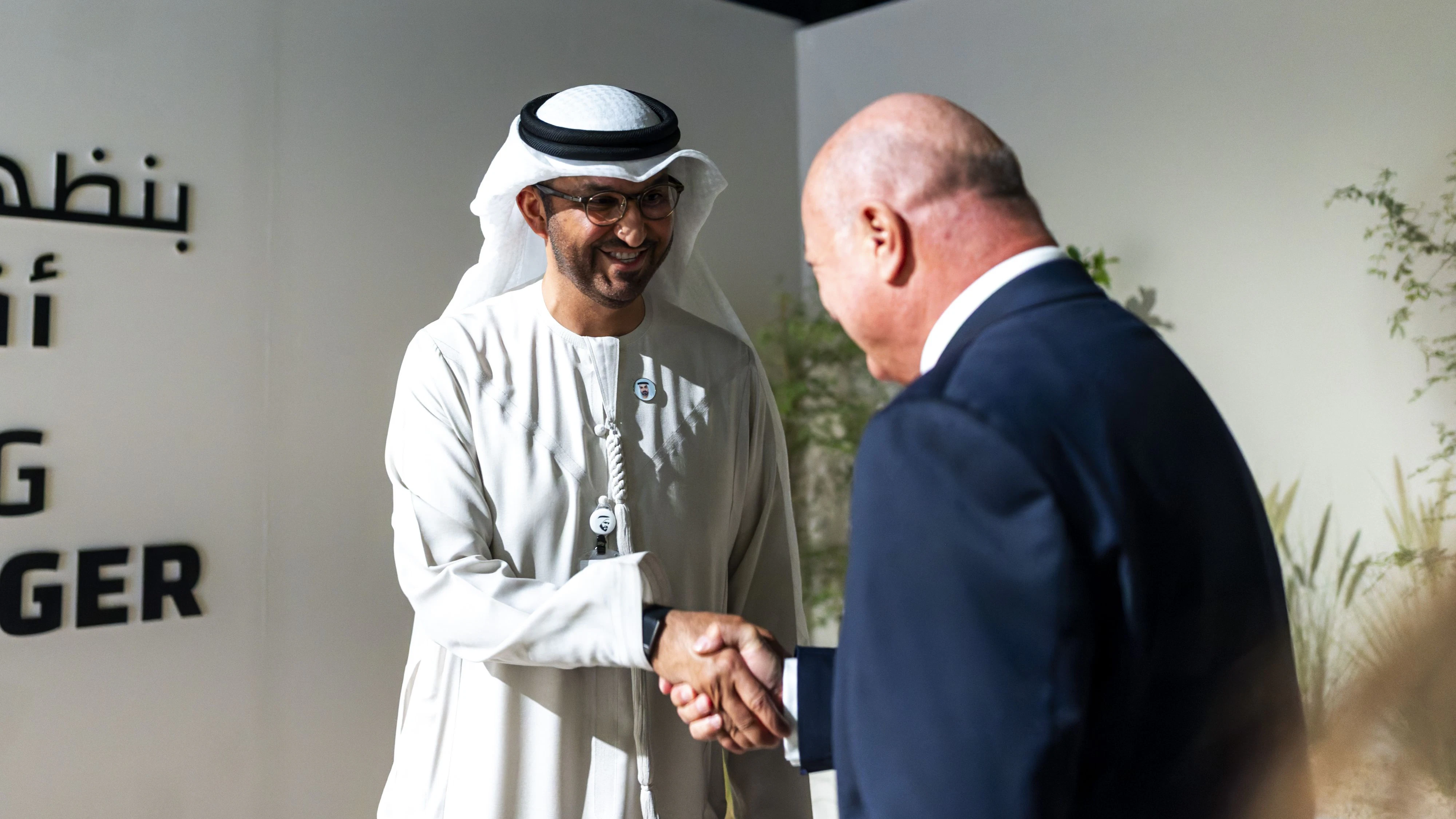 Sind Sie eigentlich auch reich wie Scheich? Kanzler Christian Stocker mit VAE-Industrieminister Sultan Ahmed Al Jaber Al Nahyan