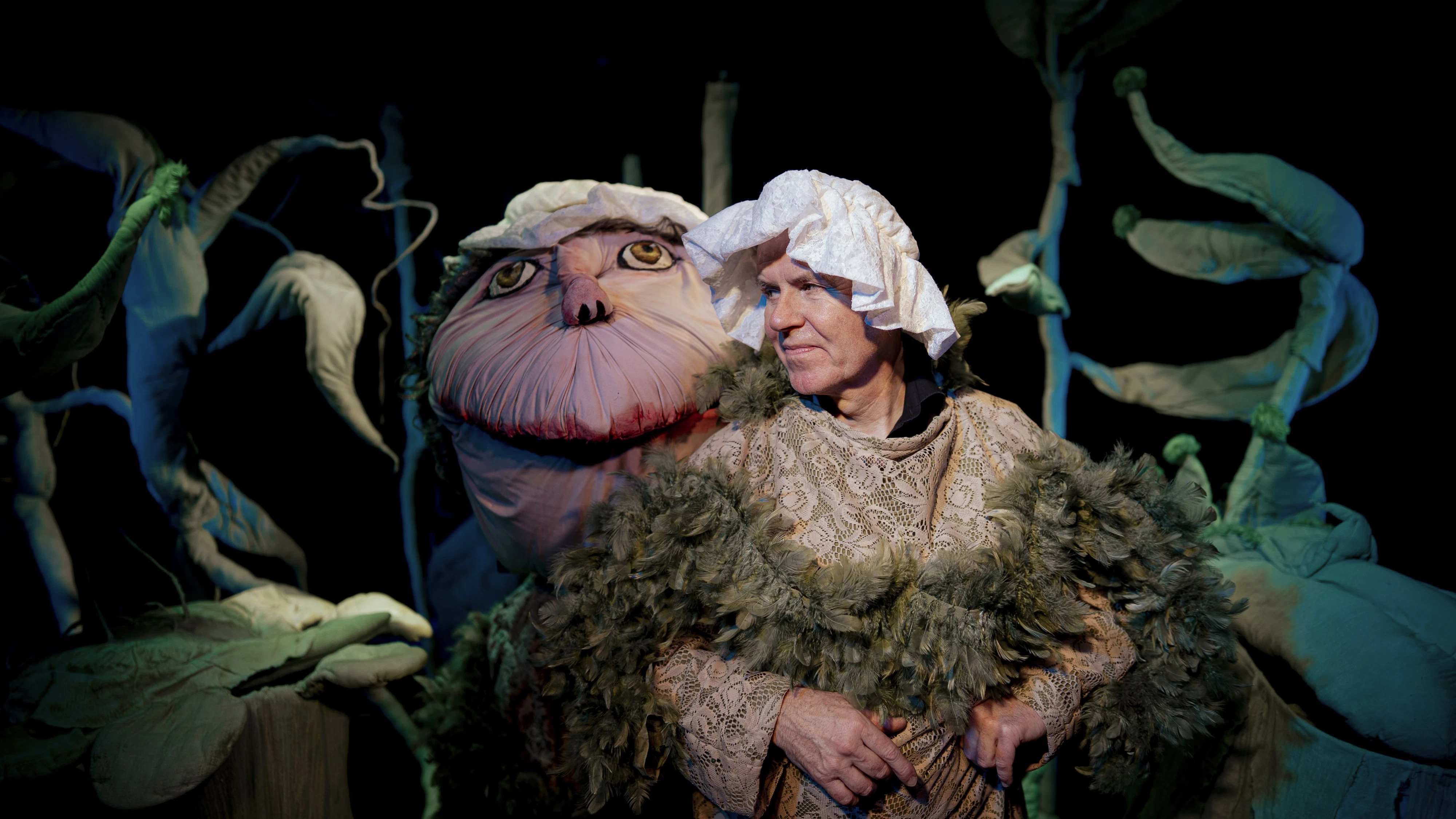 Theaterstück "Die Blumen des Wolfs"
