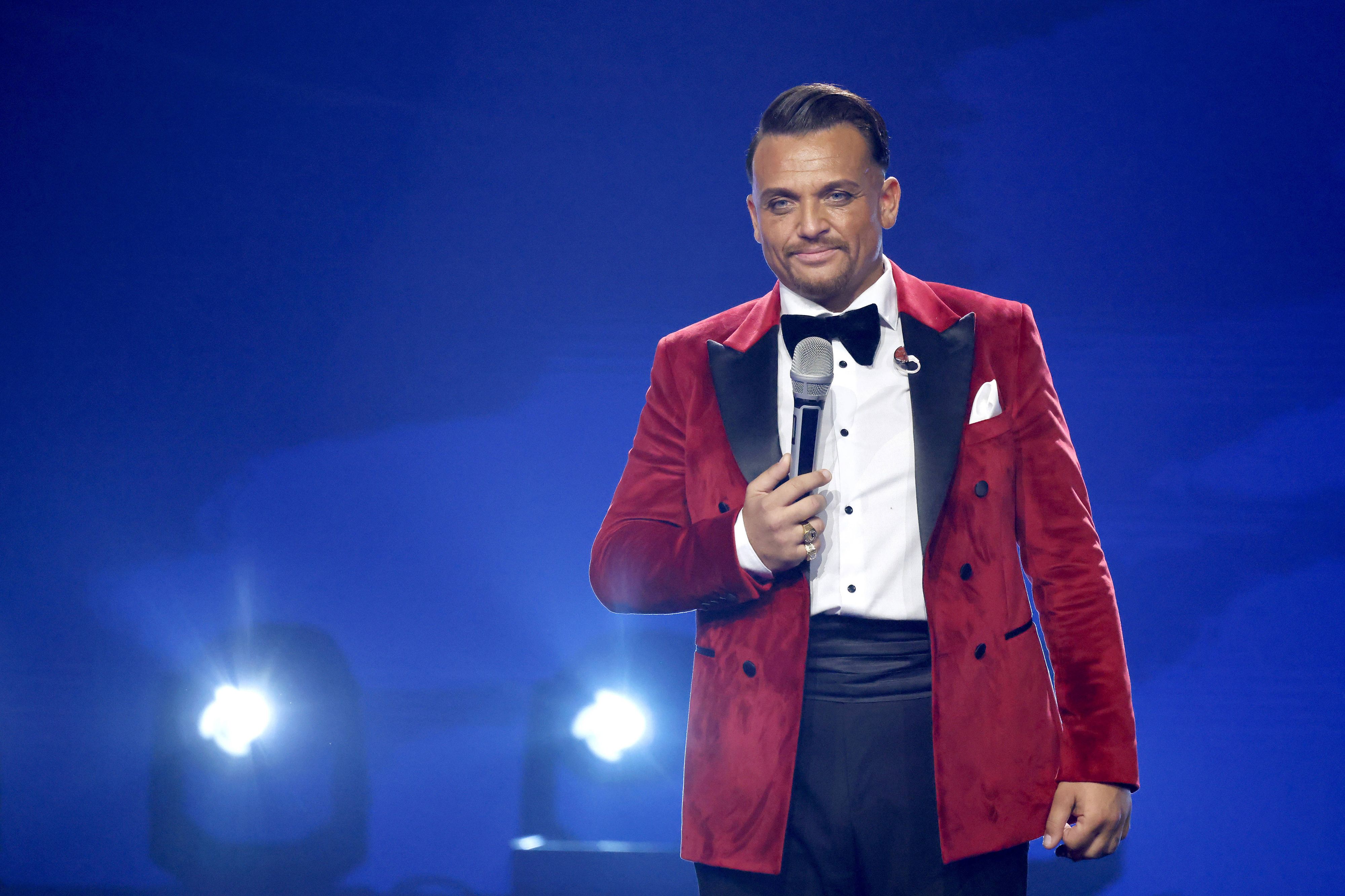 Kandidat Menowin Fröhlich bei der zweiten von drei Live-Shows der 22. Staffel der deutschen Gesangs-Castingshow 