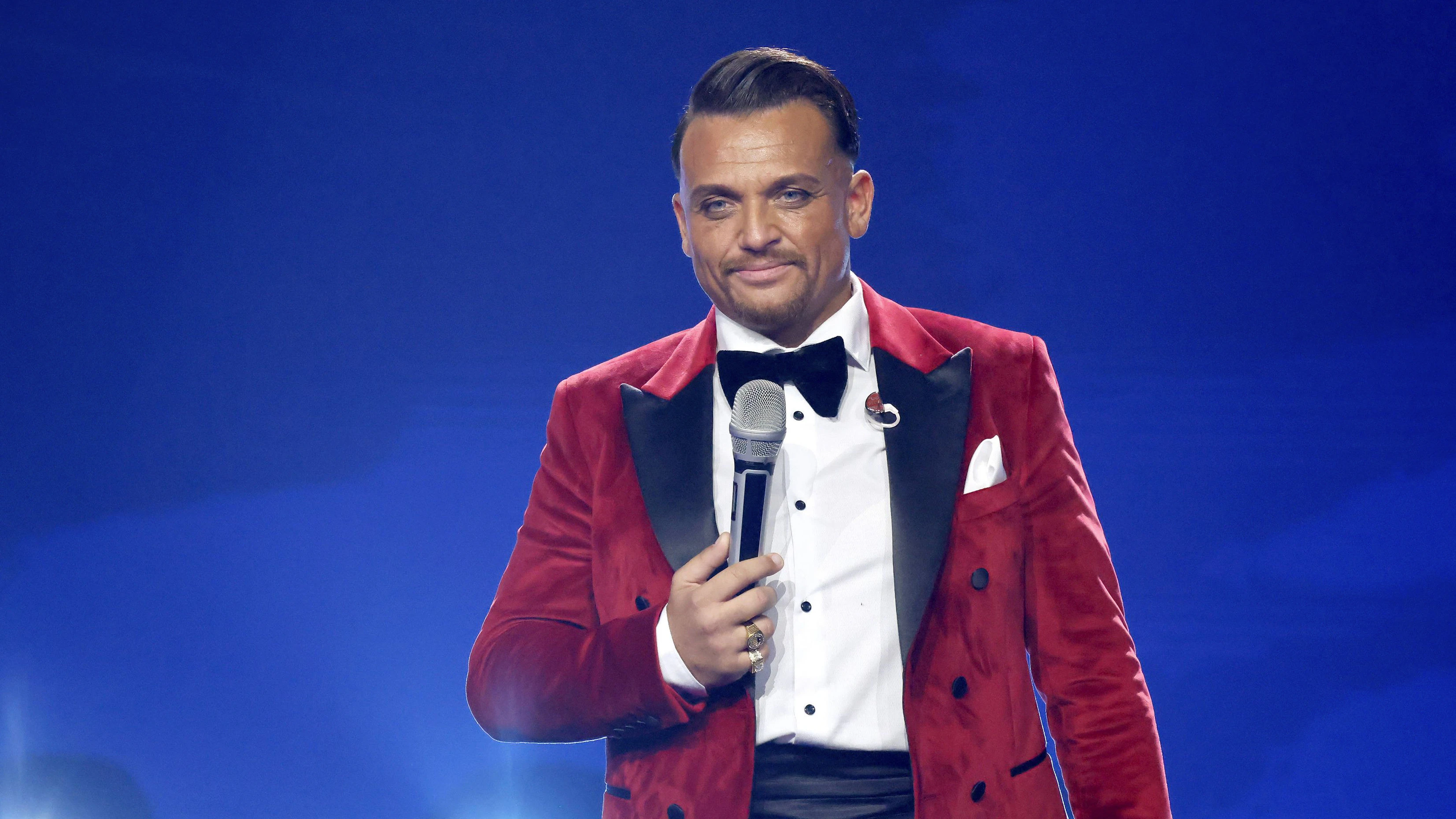 Kandidat Menowin Fröhlich bei der zweiten von drei Live-Shows der 22. Staffel der deutschen Gesangs-Castingshow "Deutschland sucht den Superstar".