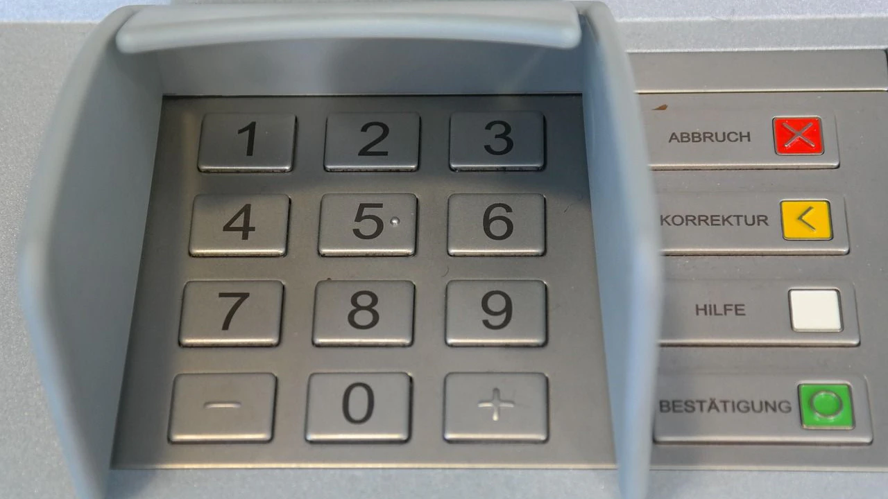 Heute.at - Was die rote Bankomat-Taste wirklich bringt