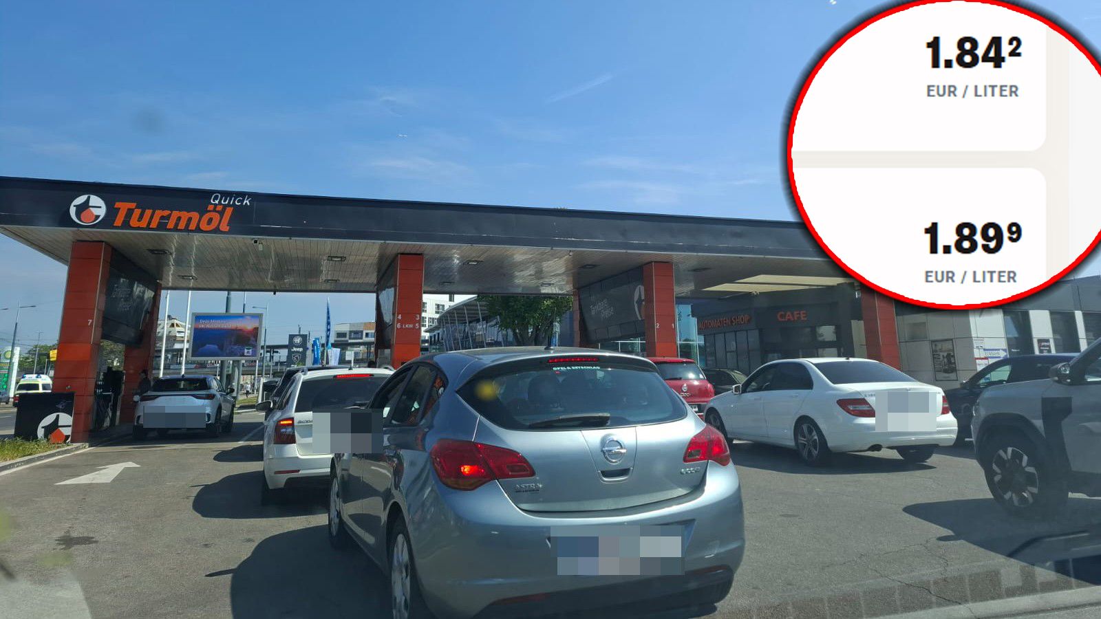 Tankstellen-Stau am Samstagvormittag in Wien-Floridsdorf.