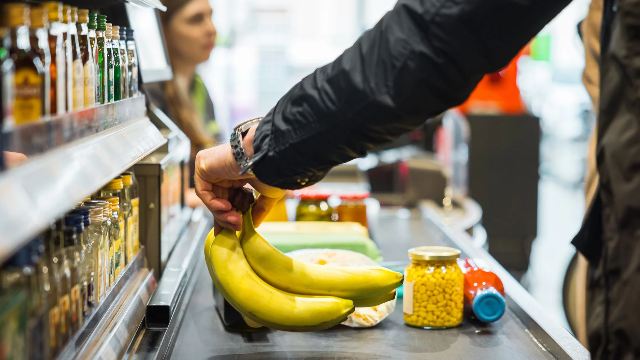 Die beiden Männer standen an der Supermarktkassa an, als die Situation eskalierte. 