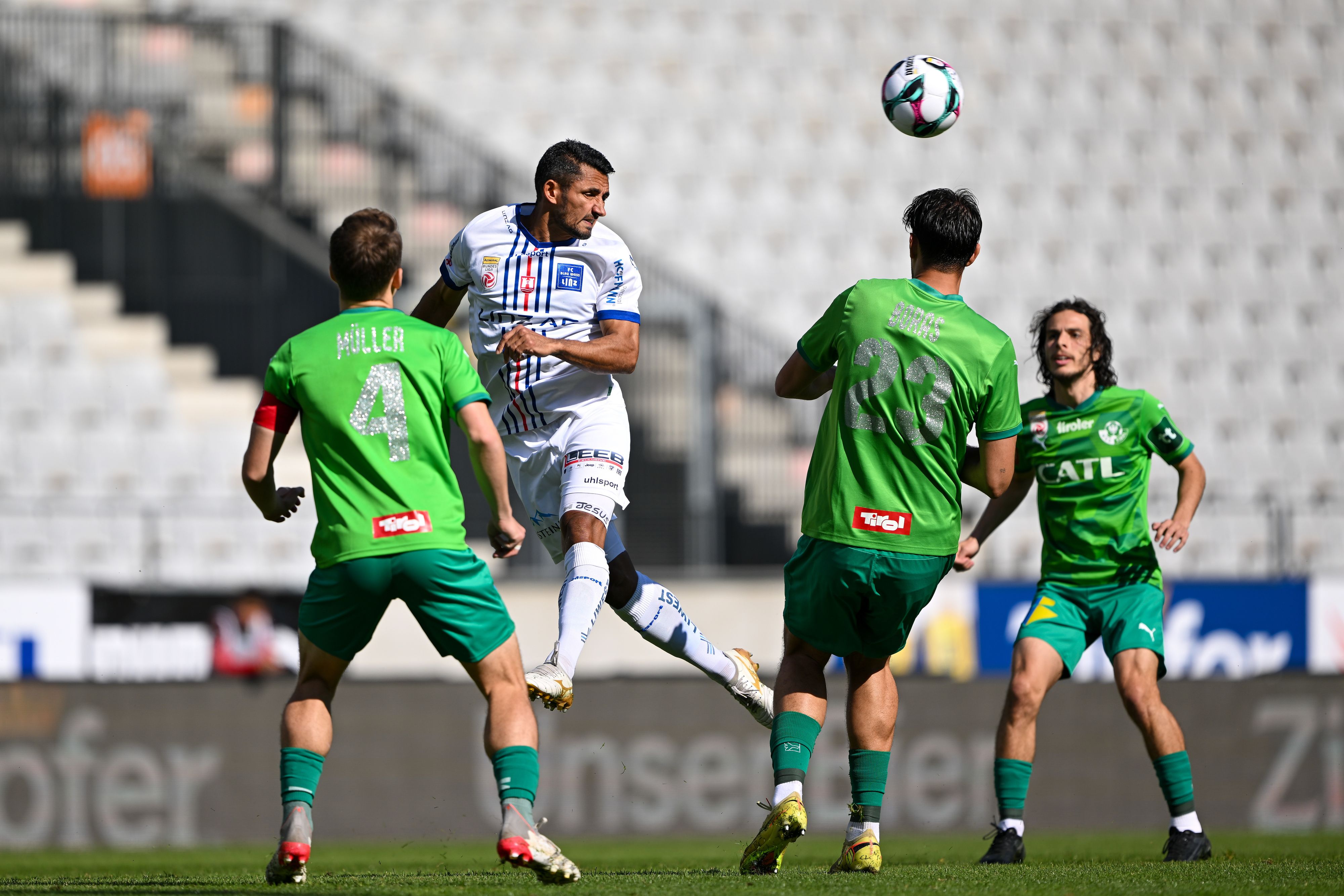 BW-Linz im Duell mit der WSG.