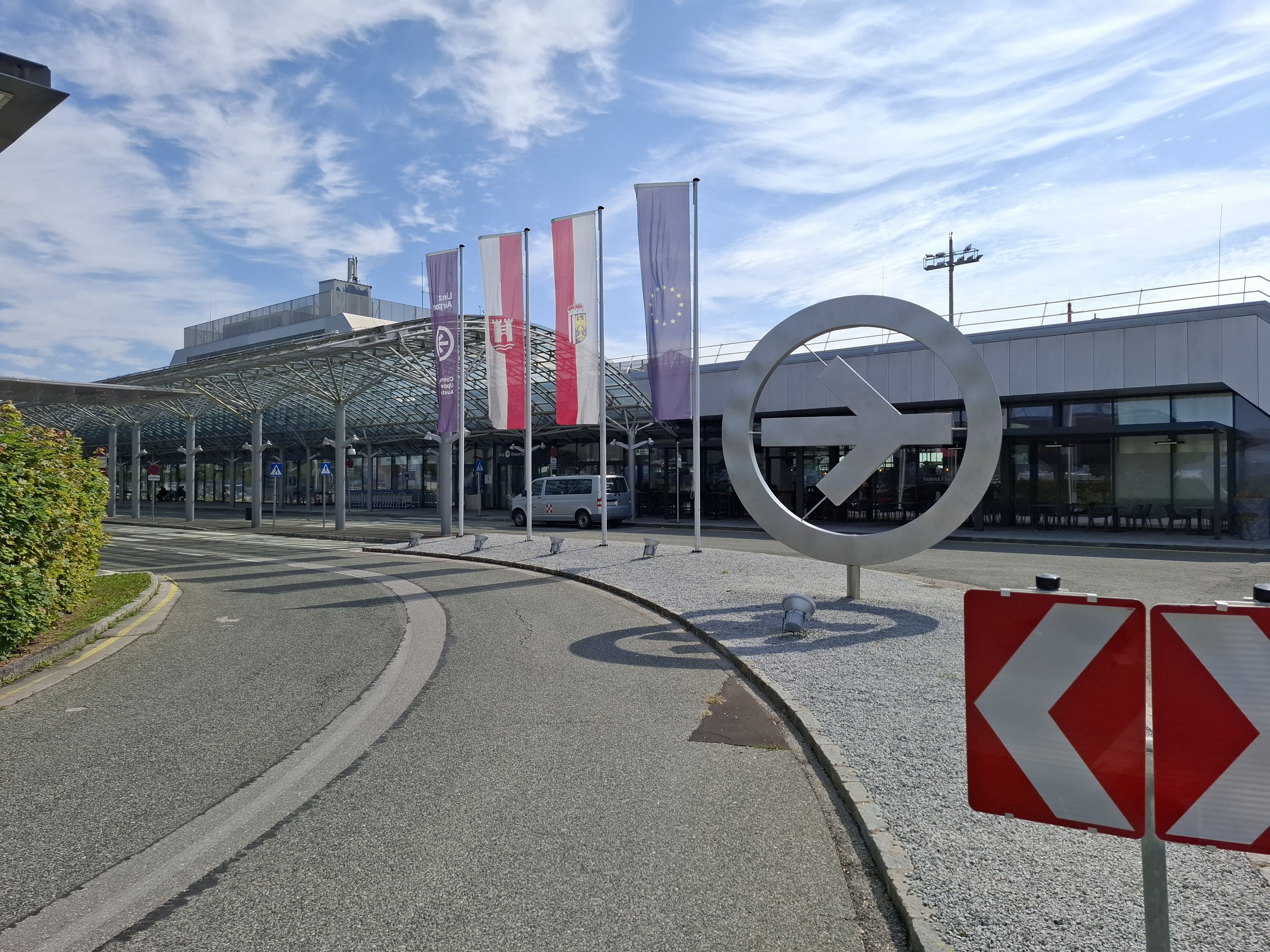 Am Flughafen Linz kam es am Sonntagabend zu einer Bombendrohung. (Symbolbild)