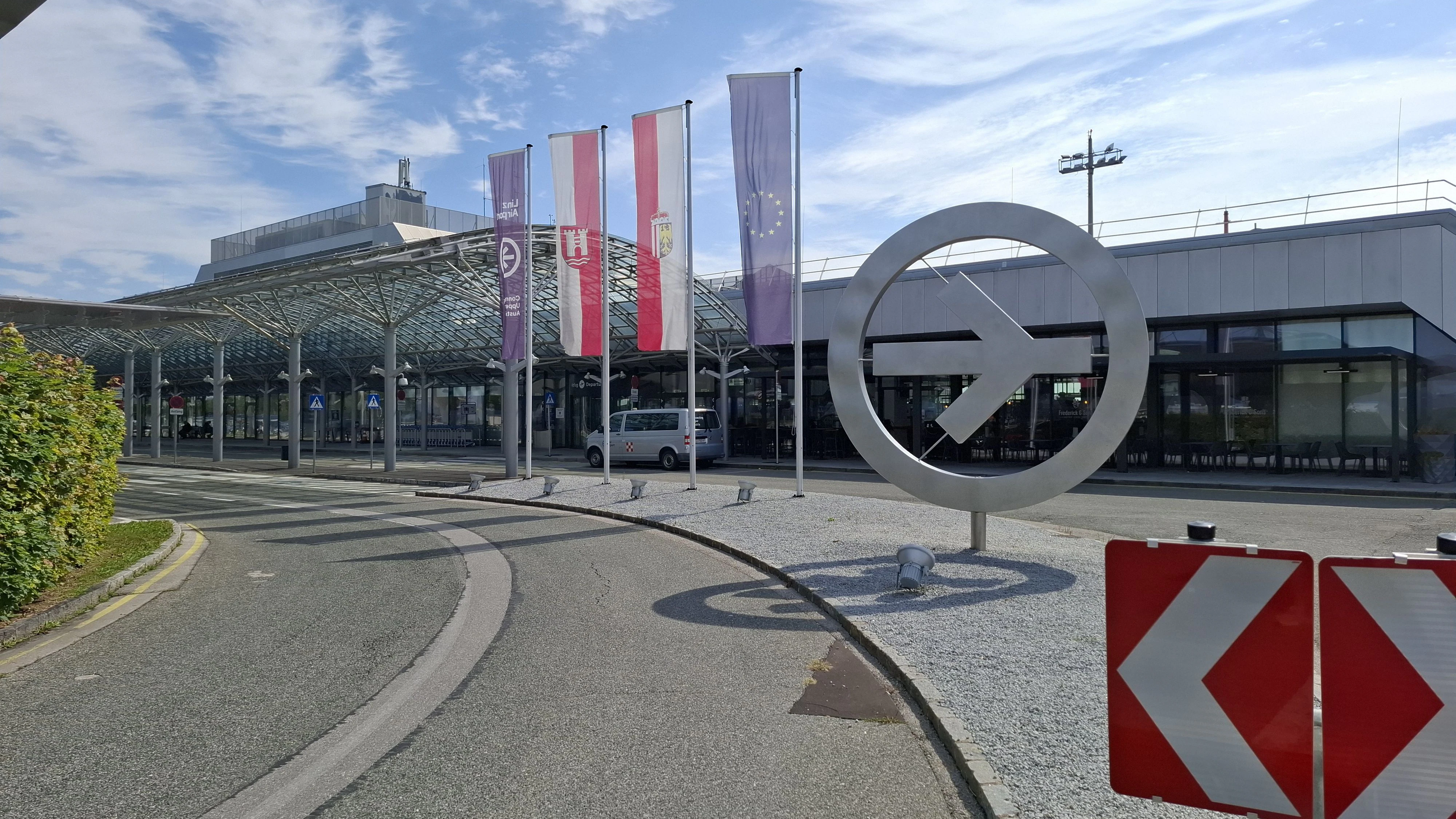 Am Flughafen Linz kam es am Sonntagabend zu einer Bombendrohung. (Symbolbild)