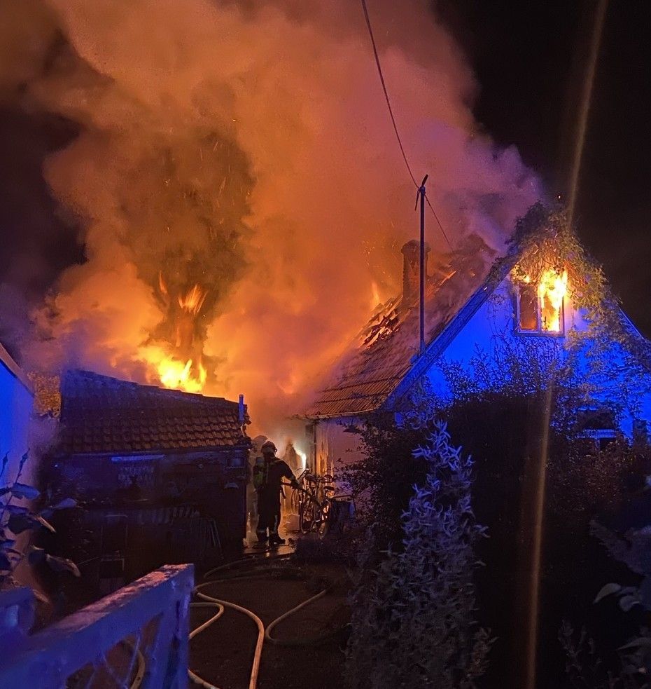 In der Donaustadt stand in der Nacht auf Sonntag ein Wohnhaus in Flammen.