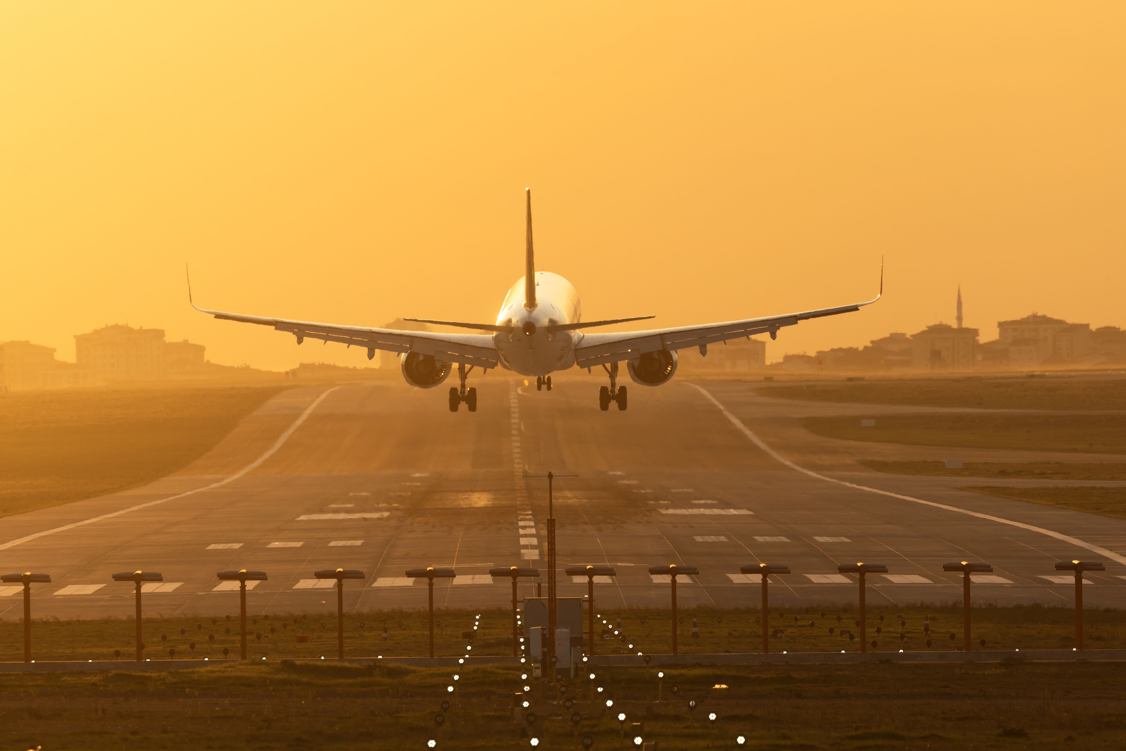 Mitteilung der EU-Kommission: Nachträgliche Preiserhöhungen bei Flugtickets bleiben trotz Krise verboten.