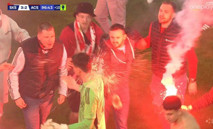 Sparta-Torhüter Jakub Surovcik wurde angegriffen.