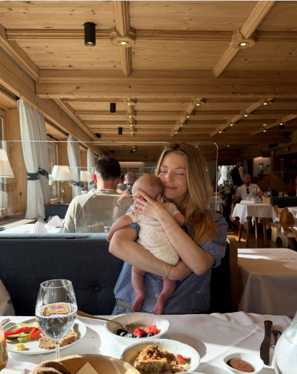 Chiara Pisati mit ihrem kleinen Sohn 