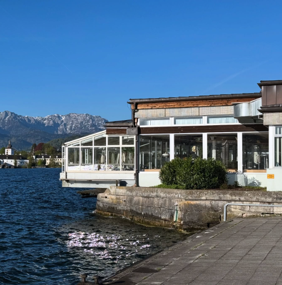 Top-Spot direkt am See: Gmunden sucht jetzt einen Betreiber für das Lokal an der Esplanade.