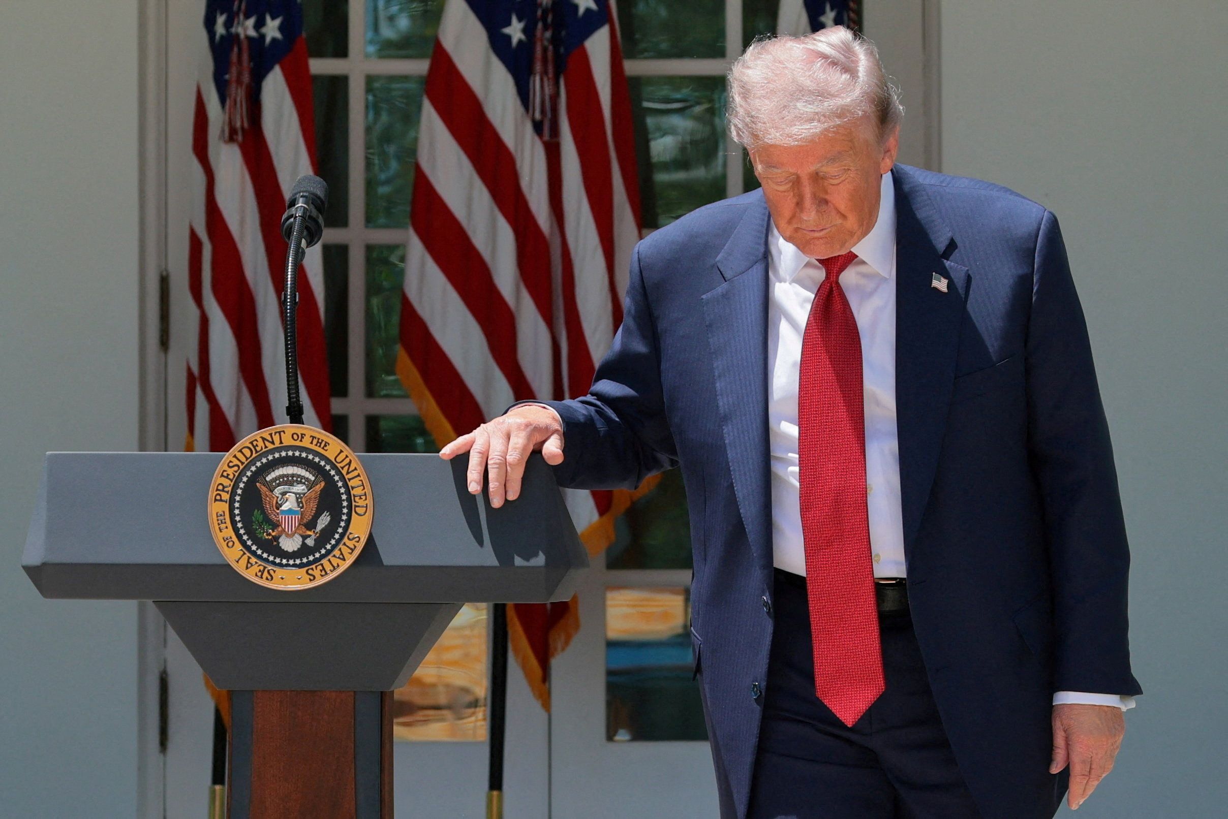 Nachdem wiederholte Drohungen gegen den Iran nicht fruchteten scheinen US-Präsident Trump im Iran-Krieg die Ideen für einen erfolgreichen Abschluss der Operation auszugehen