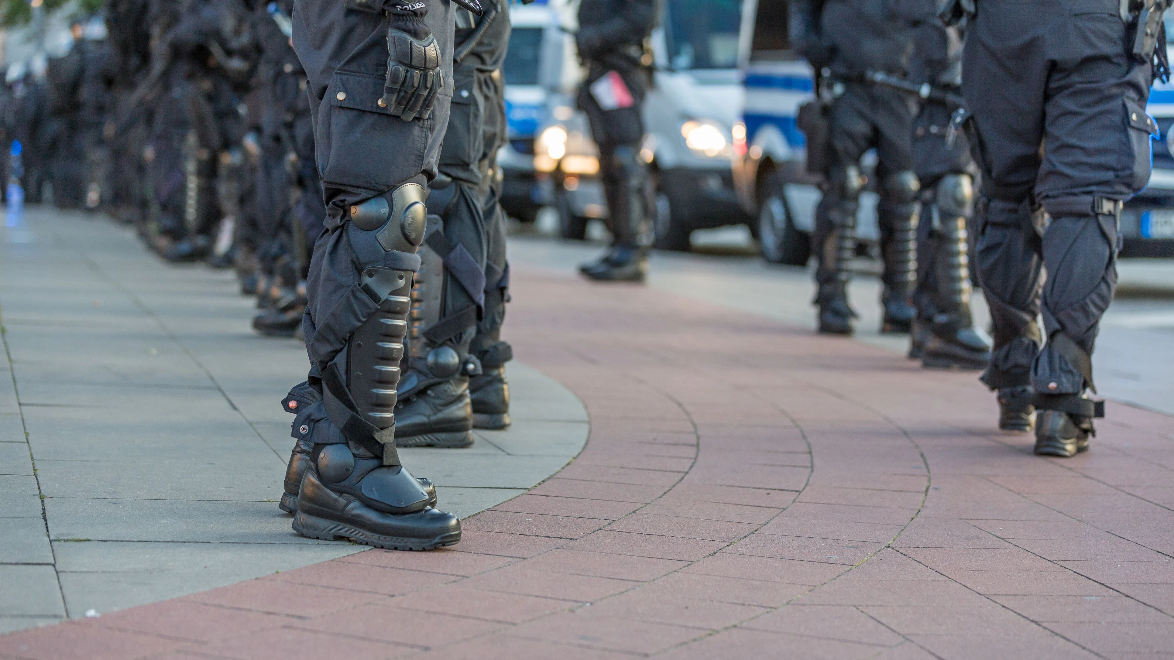 Die Hamburger Polizei konnte einen 17-jährigen Terrorverdächtigen festnehmen. Symbolbild. 