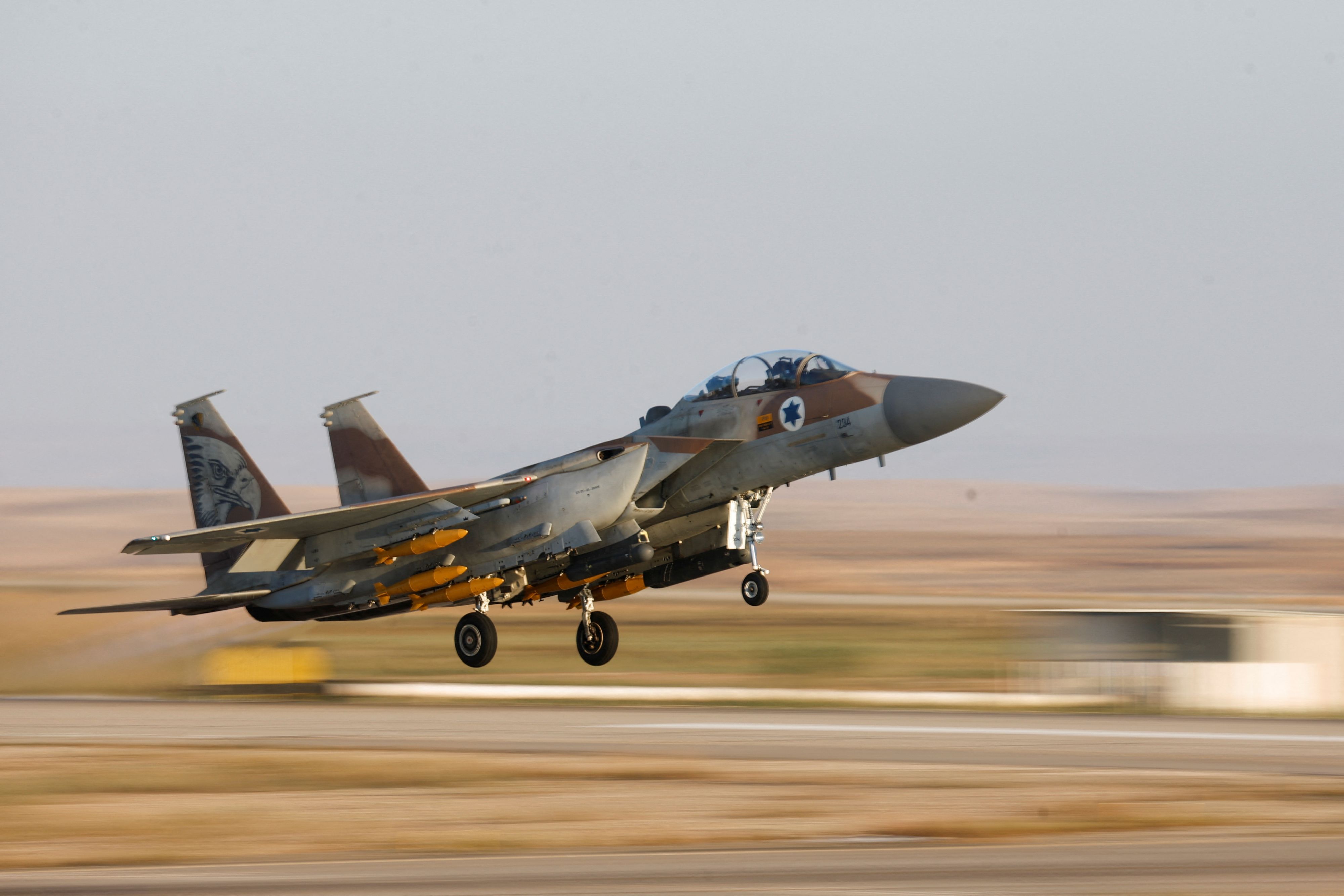 Um seine Luftangriffe gegen den Iran zu unterstützen, haben israelische Spezialeinheiten einen geheimen Militärstützpunkt in der irakischen Wüste errichtet. Dort waren Such- und Rettungsteams für den Fall stationiert, dass israelische Piloten abgeschossen würden.