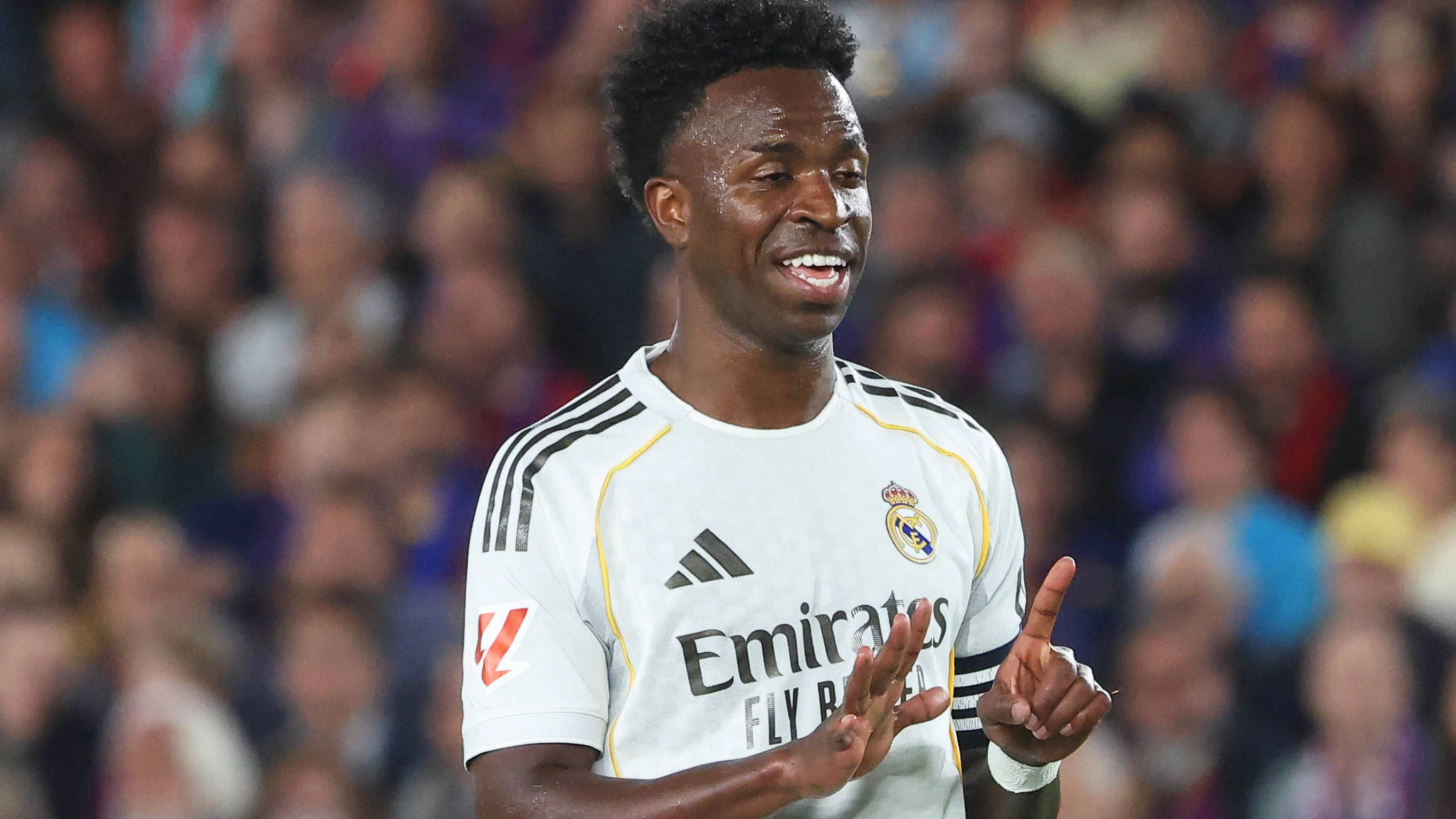 Vinicius erinnerte die Barcelona Fans an Reals CL-Titel. 