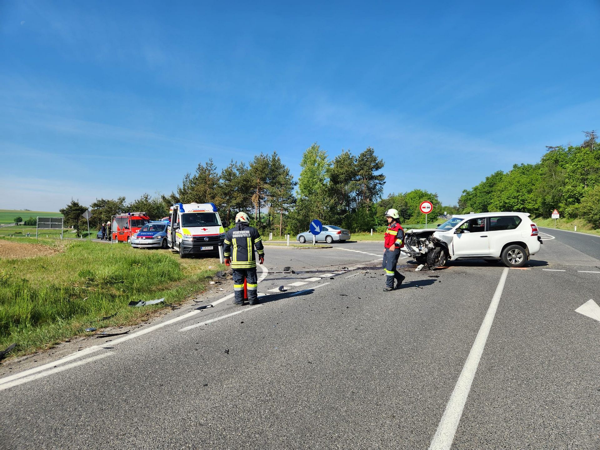 Bei der Kreuzung mit der B32 wollte der Pensionist nach links in Richtung Winkl abbiegen.