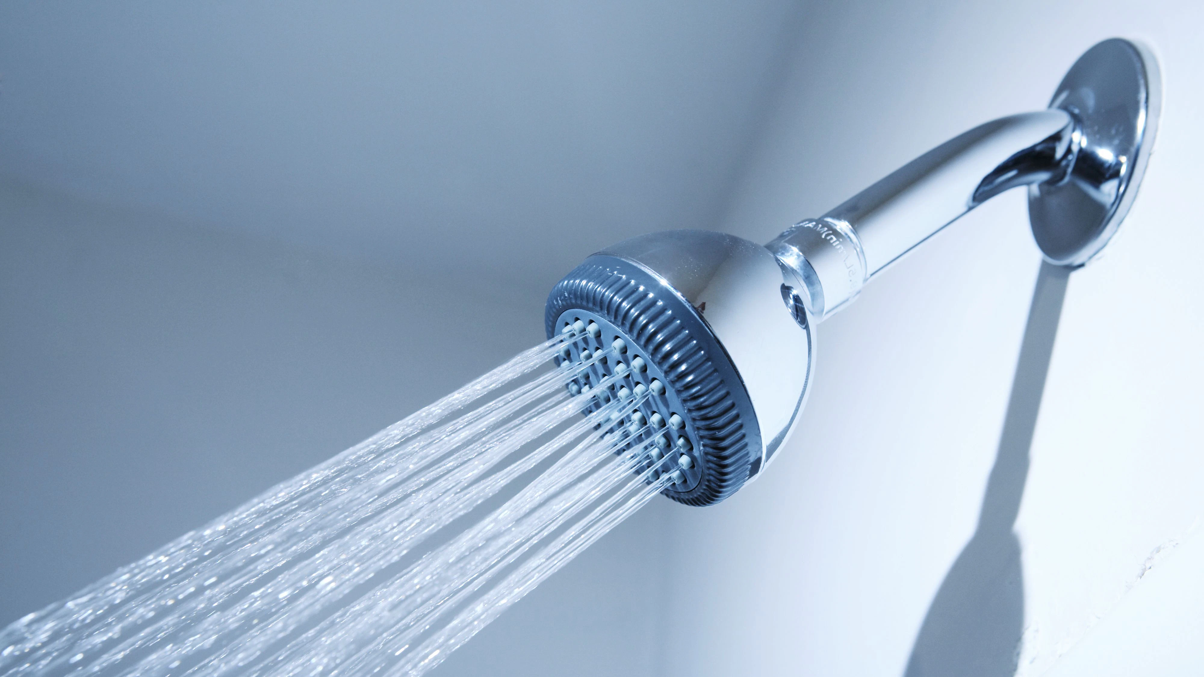 Heute.at - Schimmel in der Dusche? Diese 4 Hausmittel helfen