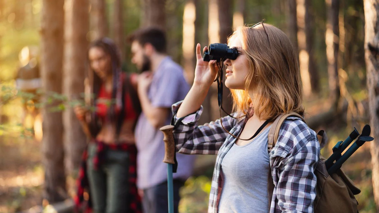 Heute.at - Gen Z entdeckt Birding als neues Hobby